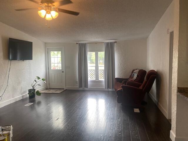 Photo 2 - Residential for sale – 213 E Garfield Avenue  Seymour, MO