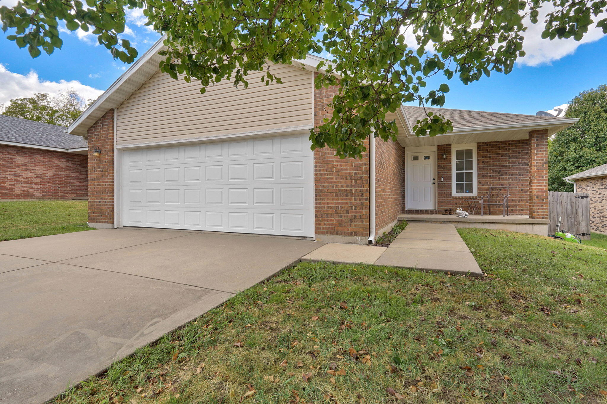 Photo 3 - Residential for sale – 1257 E Mcclernon Street  Springfield, MO