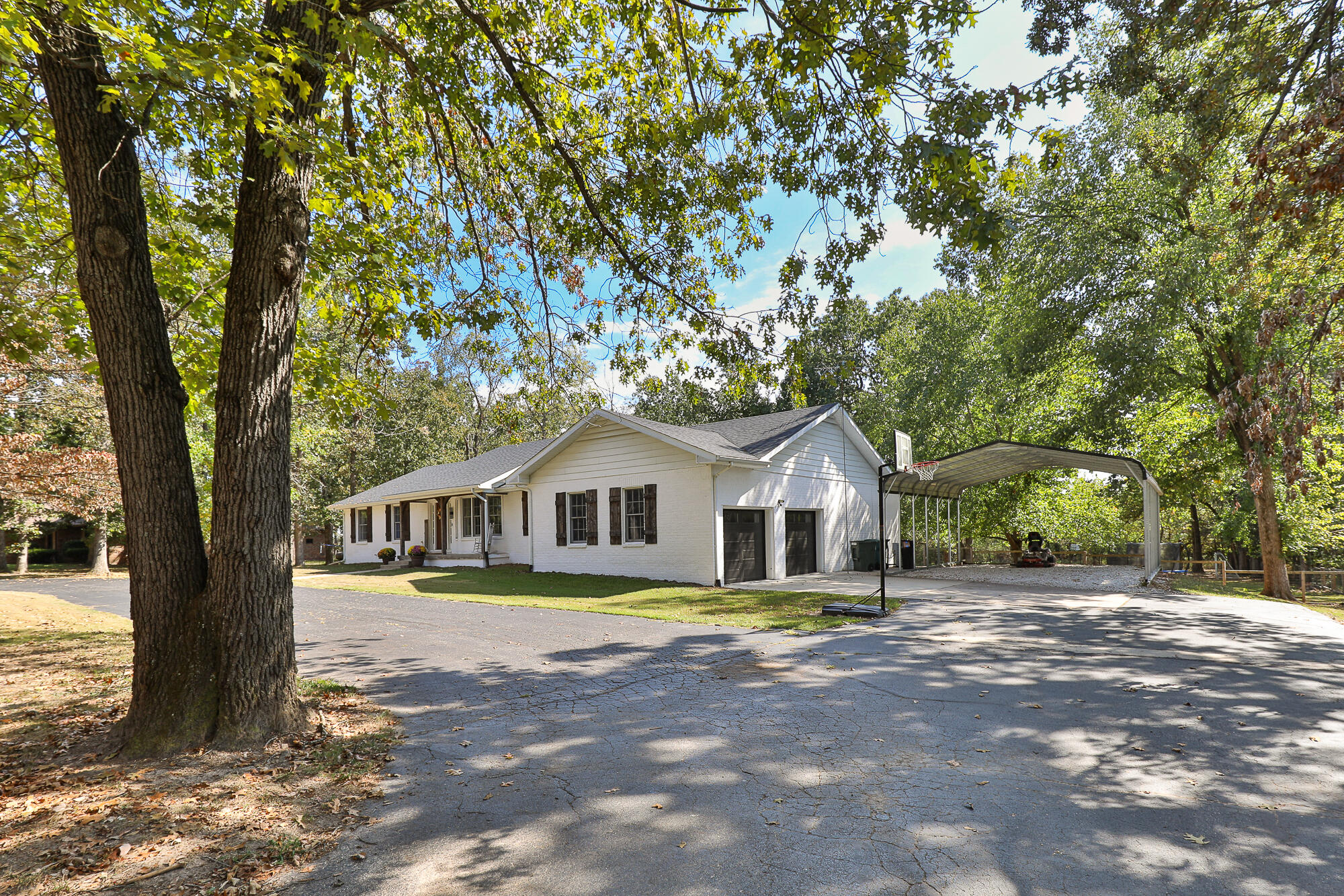 Photo 3 - Residential for sale – 1128 E 425th   Bolivar, MO