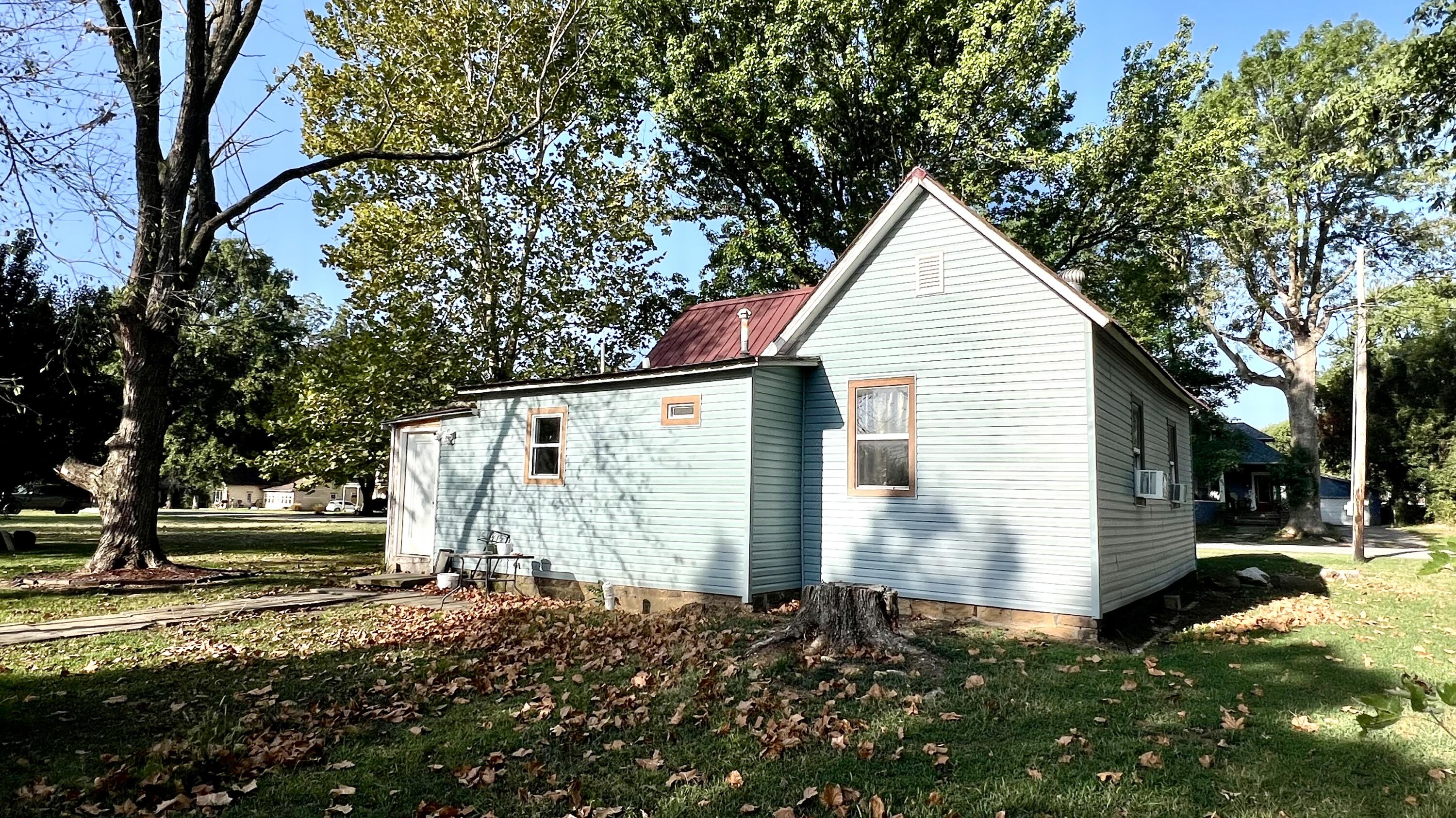 Photo 2 - Residential for sale – 702  Truman Street  Lamar, MO