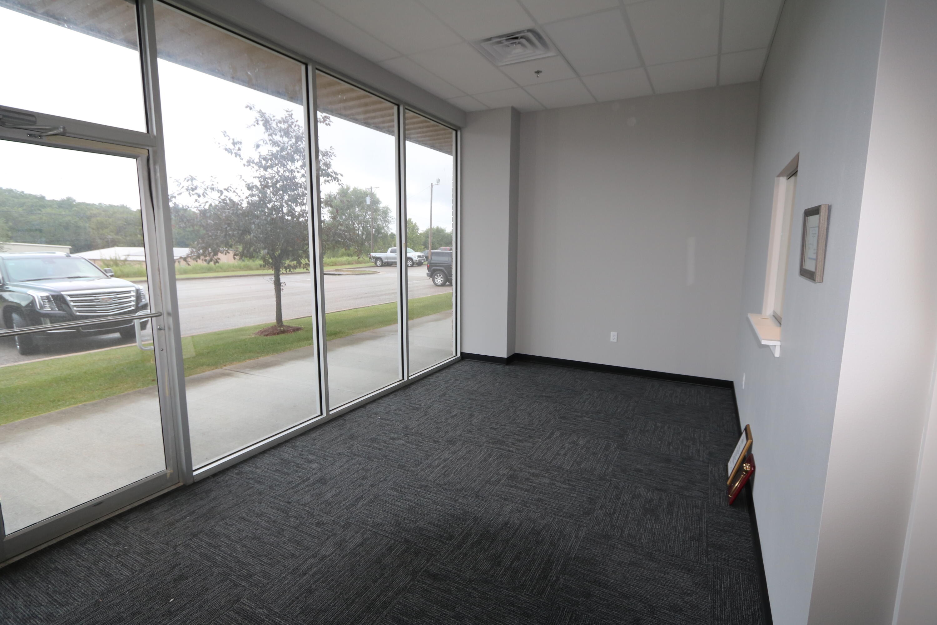 Photo 2 - Commercial Lease for sale – 562  Gretna Road  Branson, MO