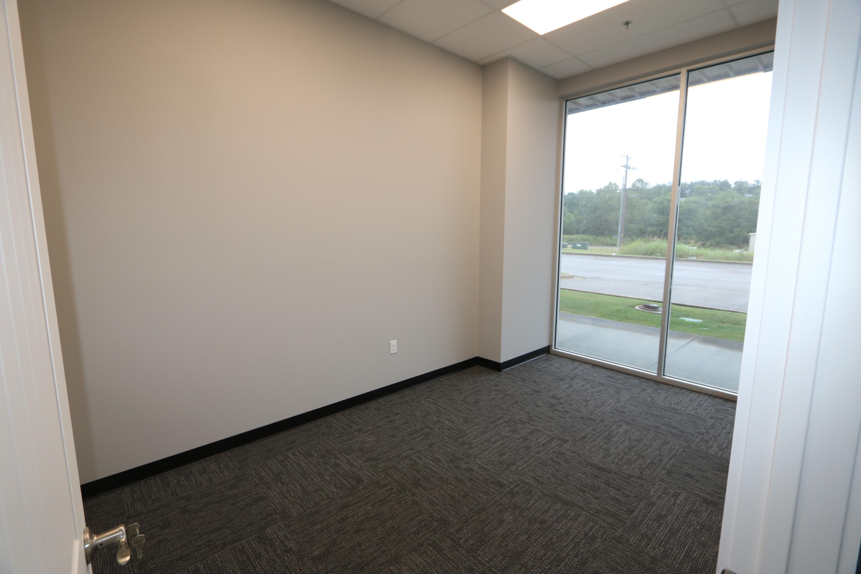 Photo 4 - Commercial Lease for sale – 562  Gretna Road  Branson, MO