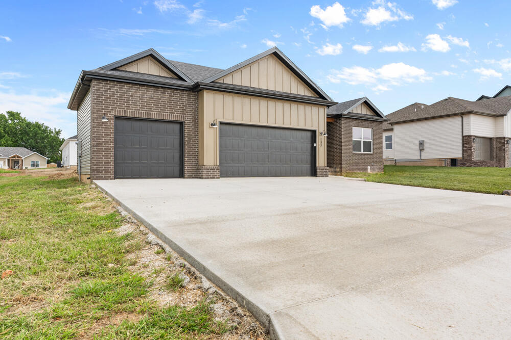 Photo 2 - Residential for sale – 1448 N Carter Way  Republic, MO