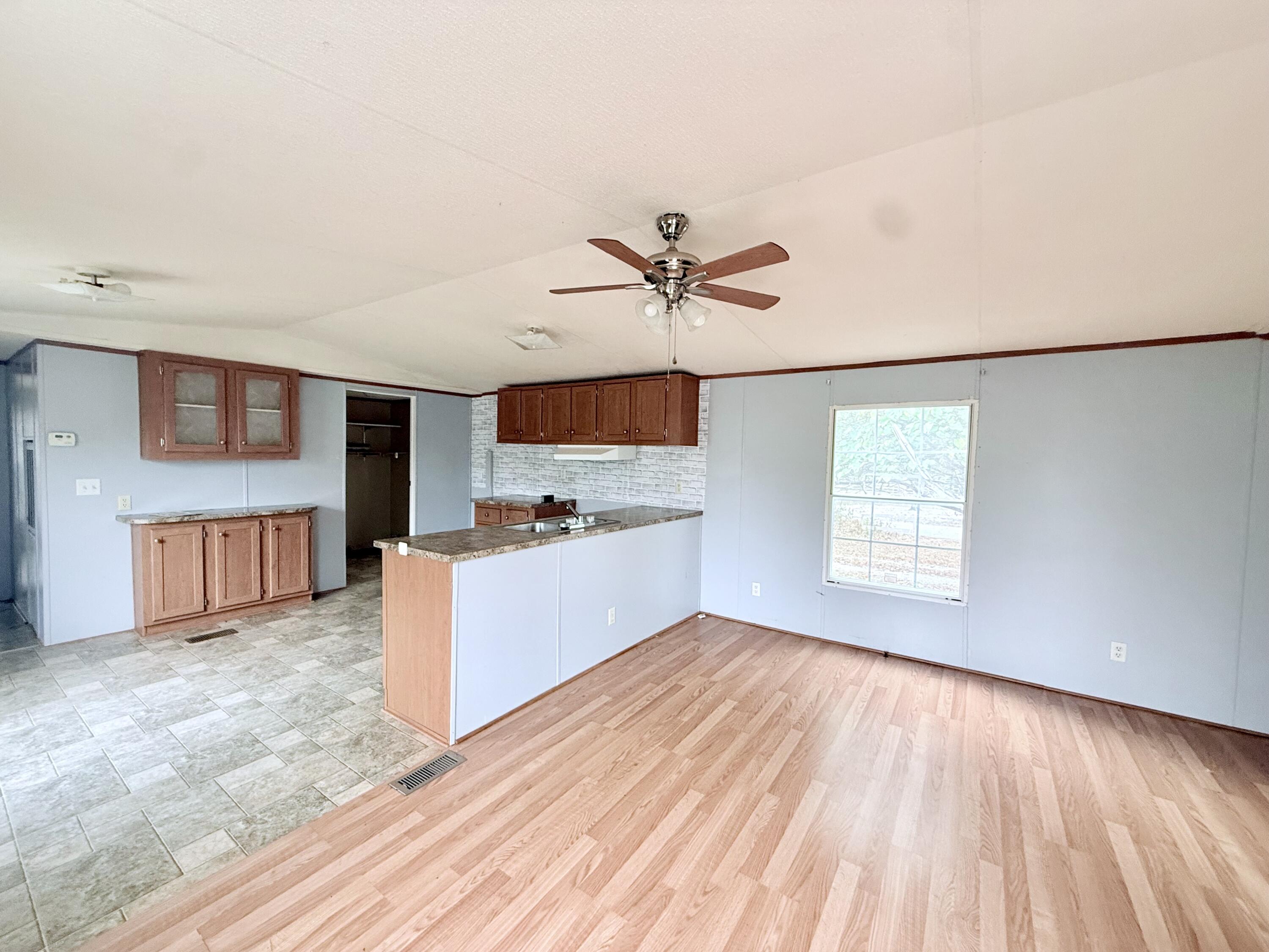 Photo 2 - Residential for sale – 140  Old Yukon Road  Raymondville, MO