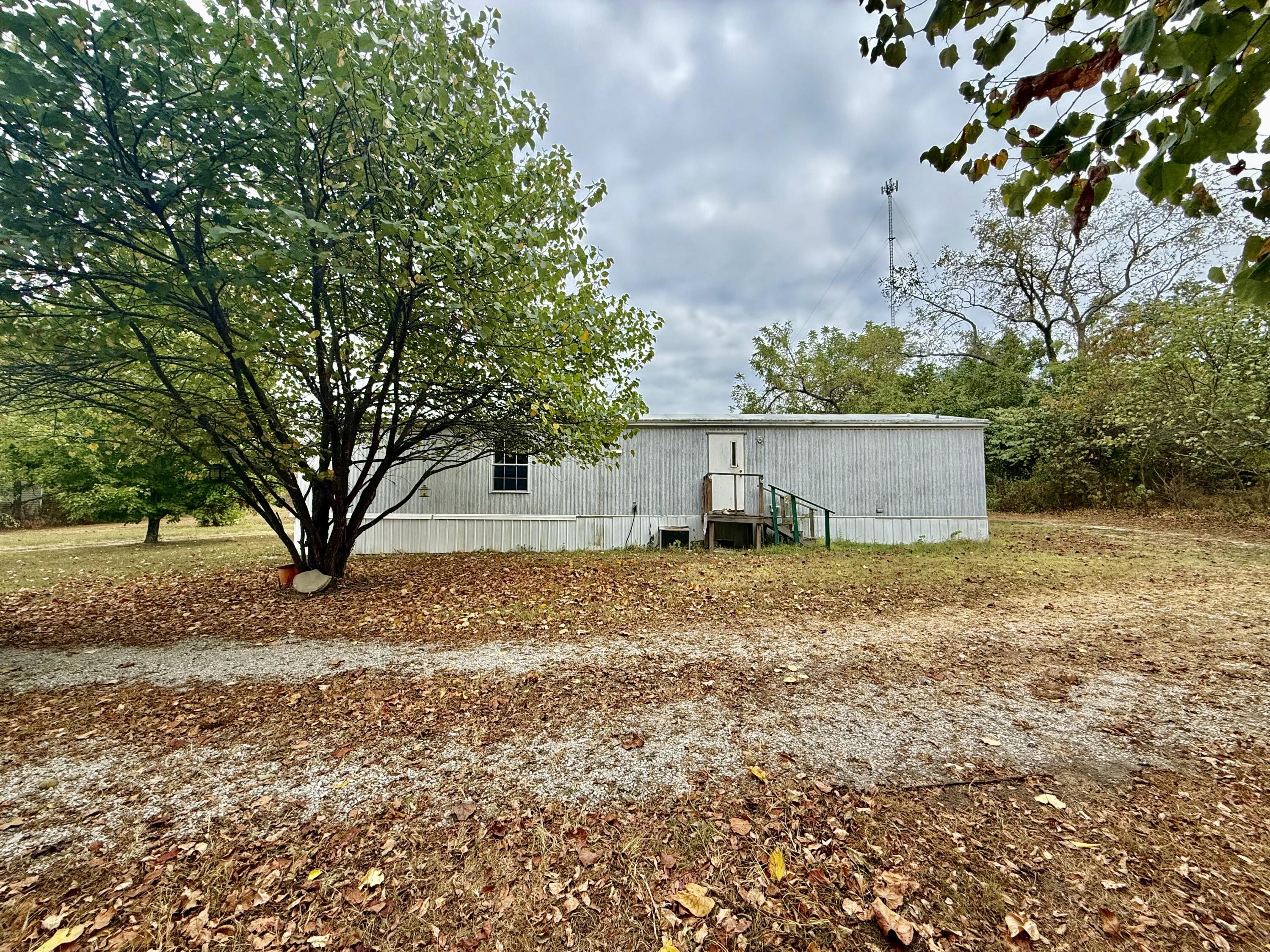 Photo 18 - Residential for sale – 140  Old Yukon Road  Raymondville, MO