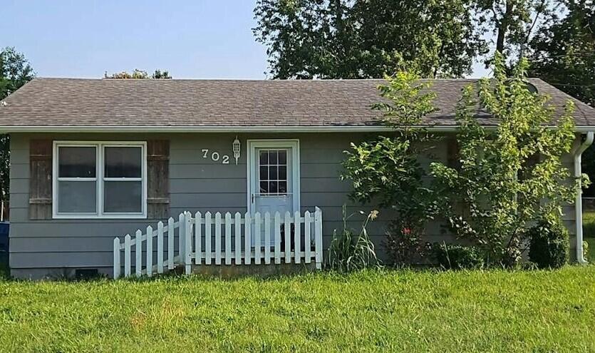 Residential for sale – 702 E Madison Street Marshfield, MO