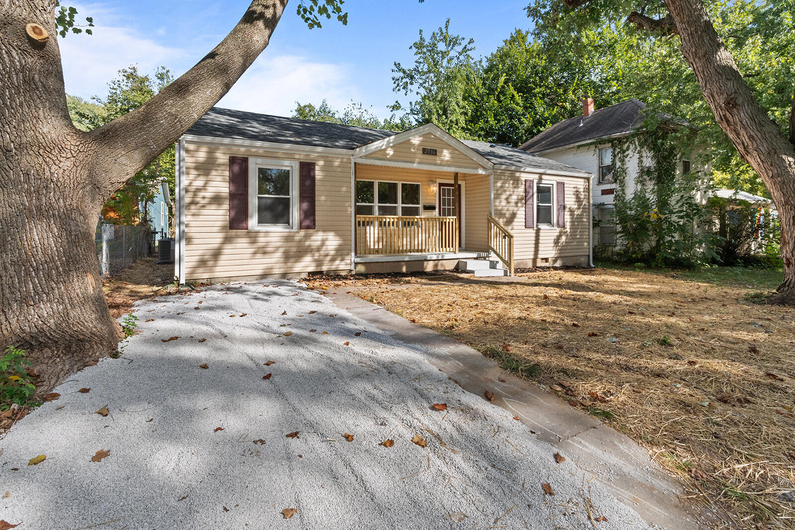 Photo 4 - Residential for sale – 2036 N Pickwick Avenue  Springfield, MO