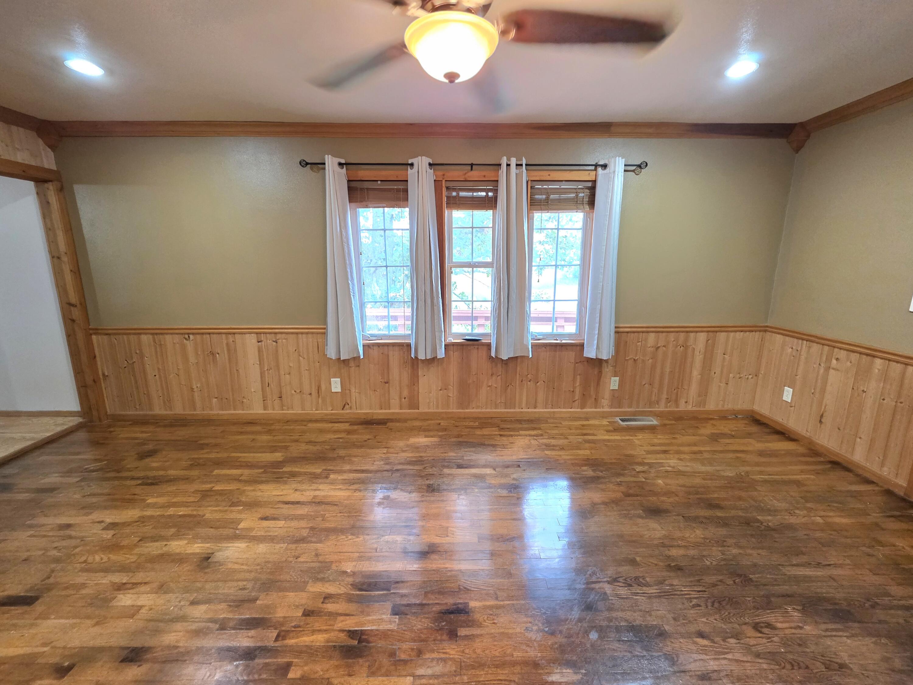 Photo 5 - Residential for sale – 418 S 3rd Street  Houston, MO