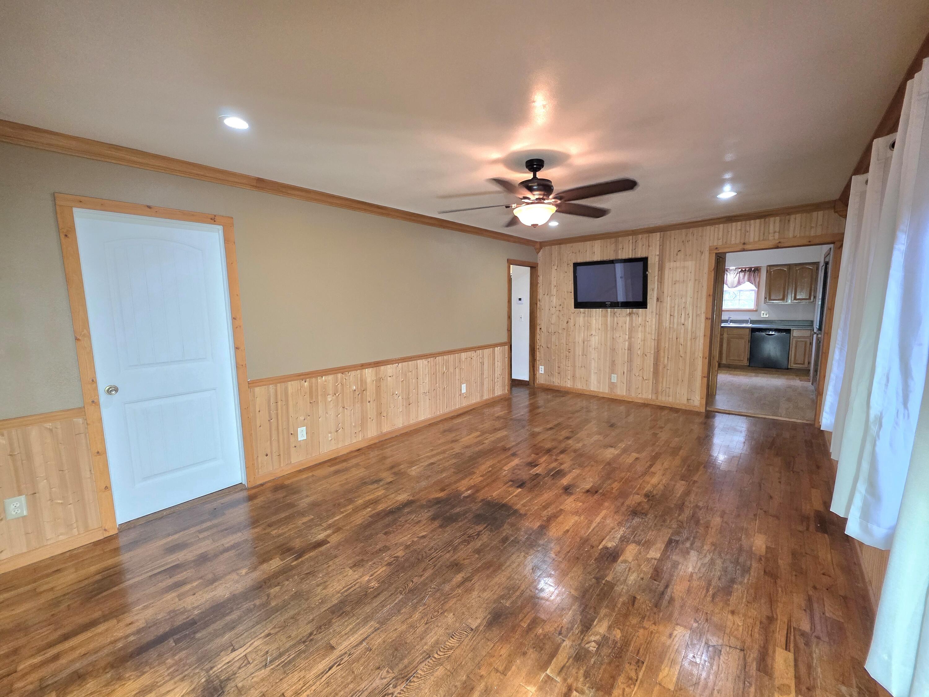 Photo 3 - Residential for sale – 418 S 3rd Street  Houston, MO