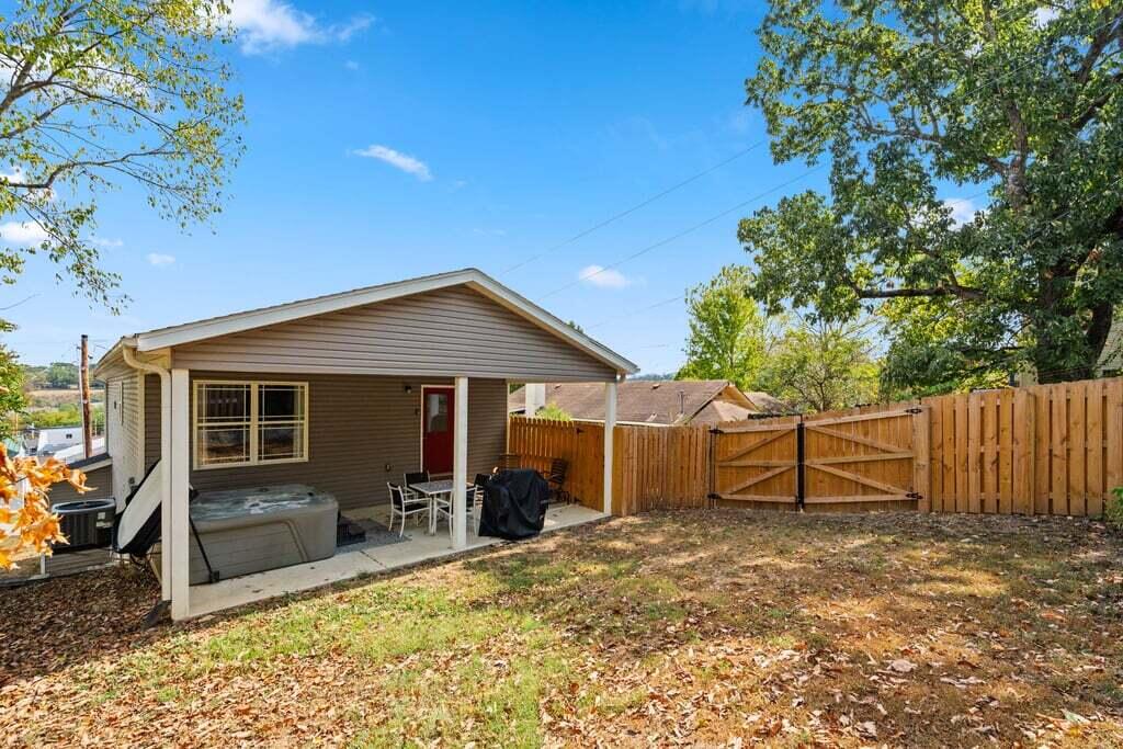 Photo 37 - Residential for sale – 215 N 3rd Street  Branson, MO