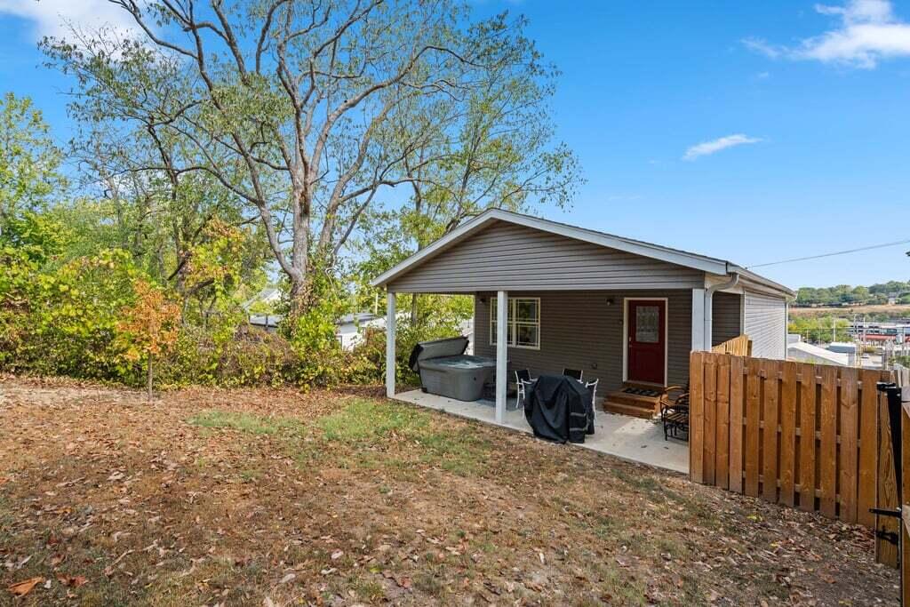 Photo 38 - Residential for sale – 215 N 3rd Street  Branson, MO