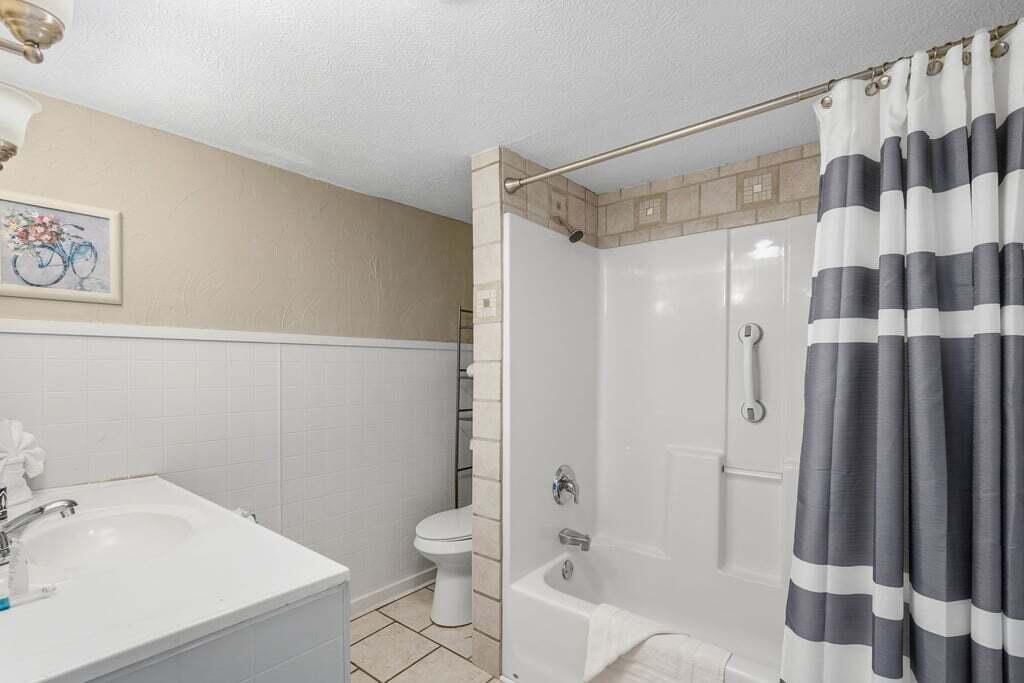 Photo 86 - Residential for sale – 215 N 3rd Street  Branson, MO