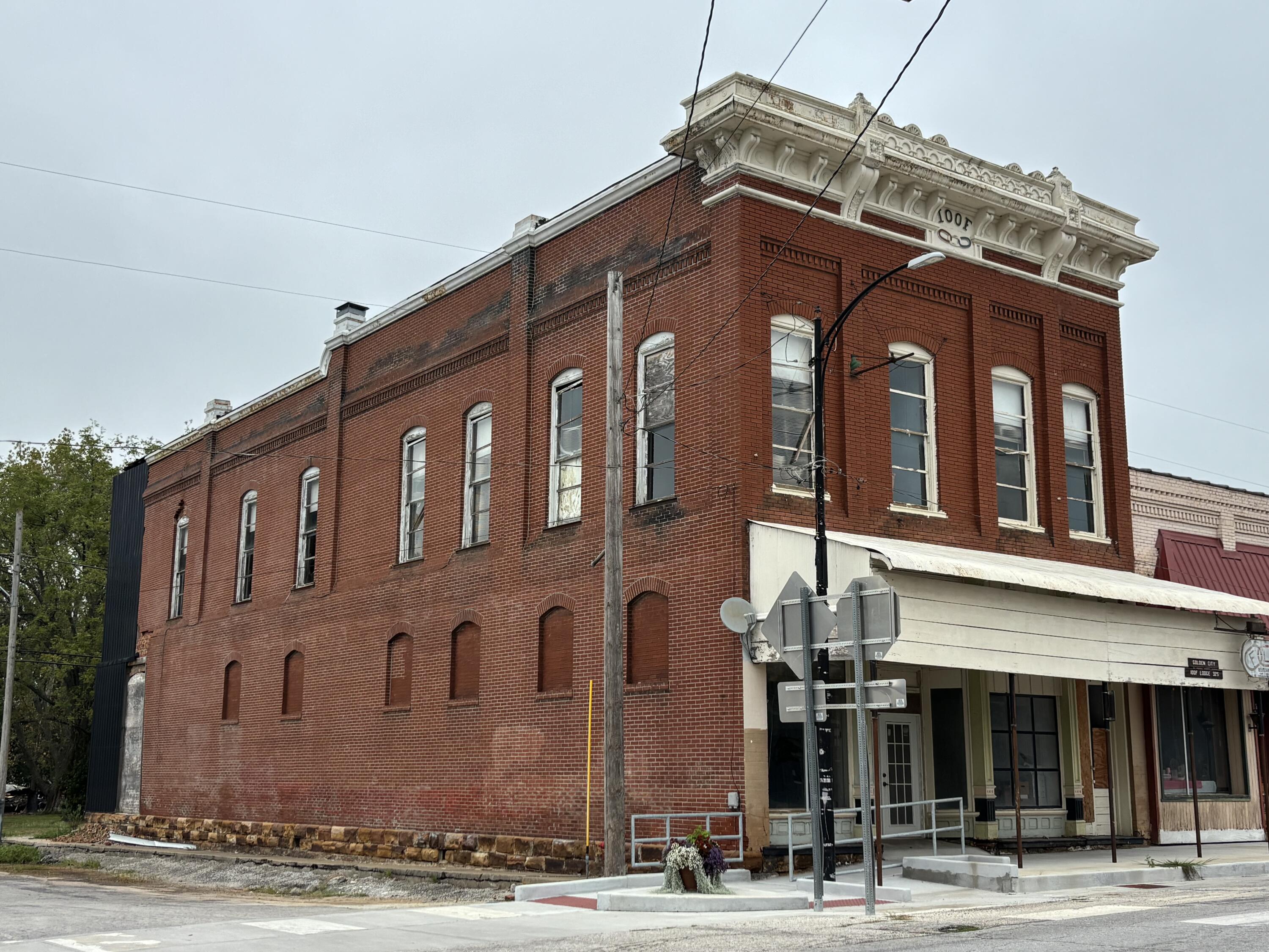 Commercial Sale for sale – 524  Main   Golden City, MO