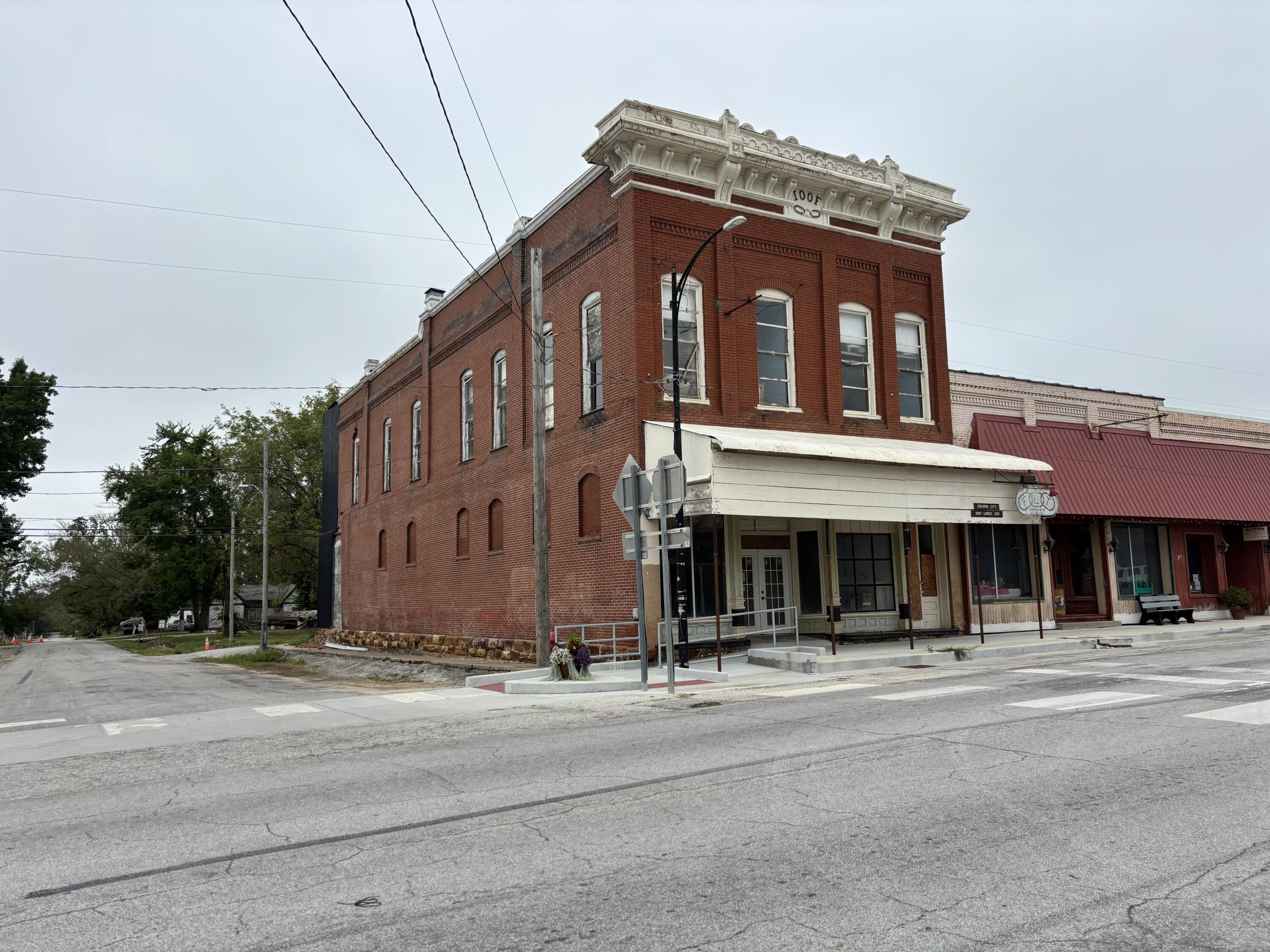 Photo 2 - Commercial Sale for sale – 524  Main   Golden City, MO