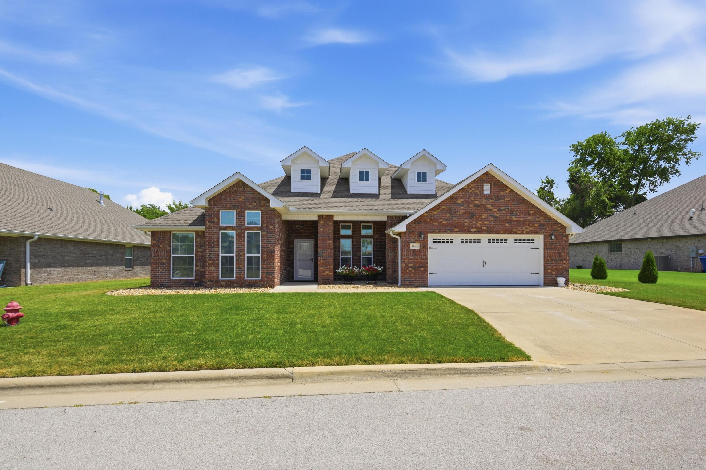 Photo 2 - Residential for sale – 1003  Mckenzie Circle  Webb City, MO