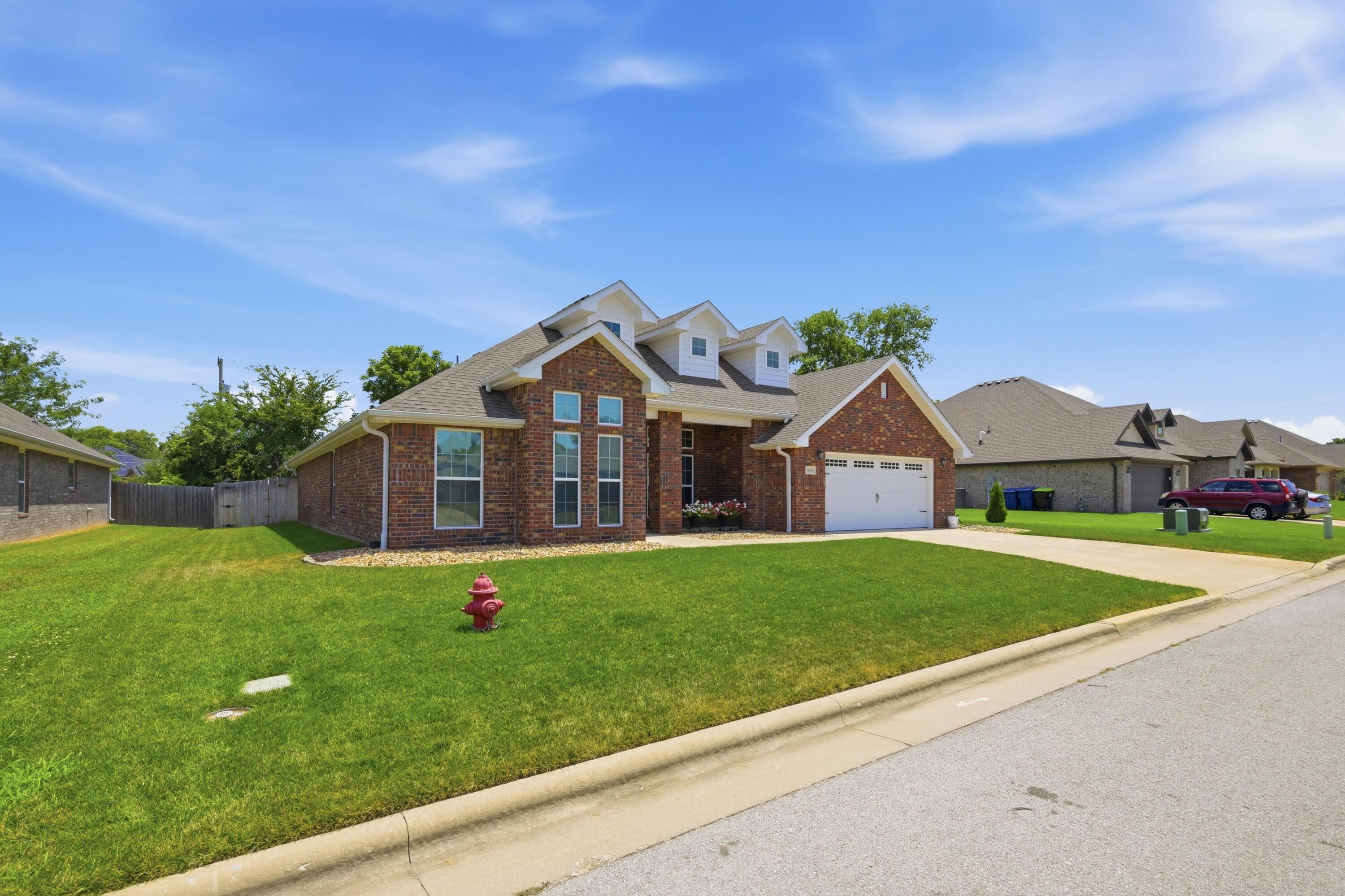 Photo 5 - Residential for sale – 1003  Mckenzie Circle  Webb City, MO