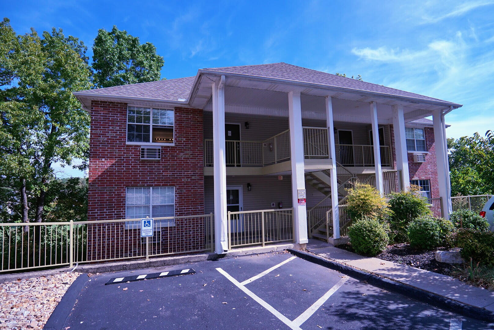 Photo 15 - Residential for sale – 200  Golf View Drive  Branson, MO