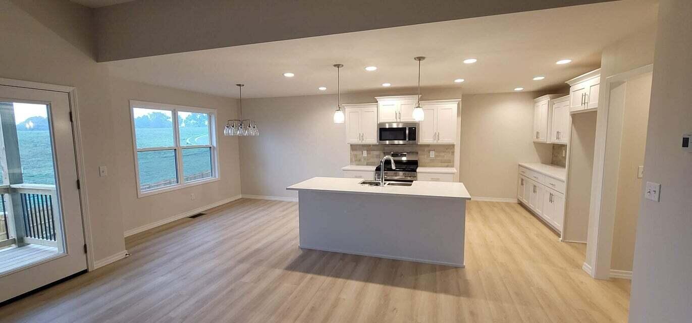 Photo 2 - Residential for sale – 642 W Brook Hollow Road  Nixa, MO