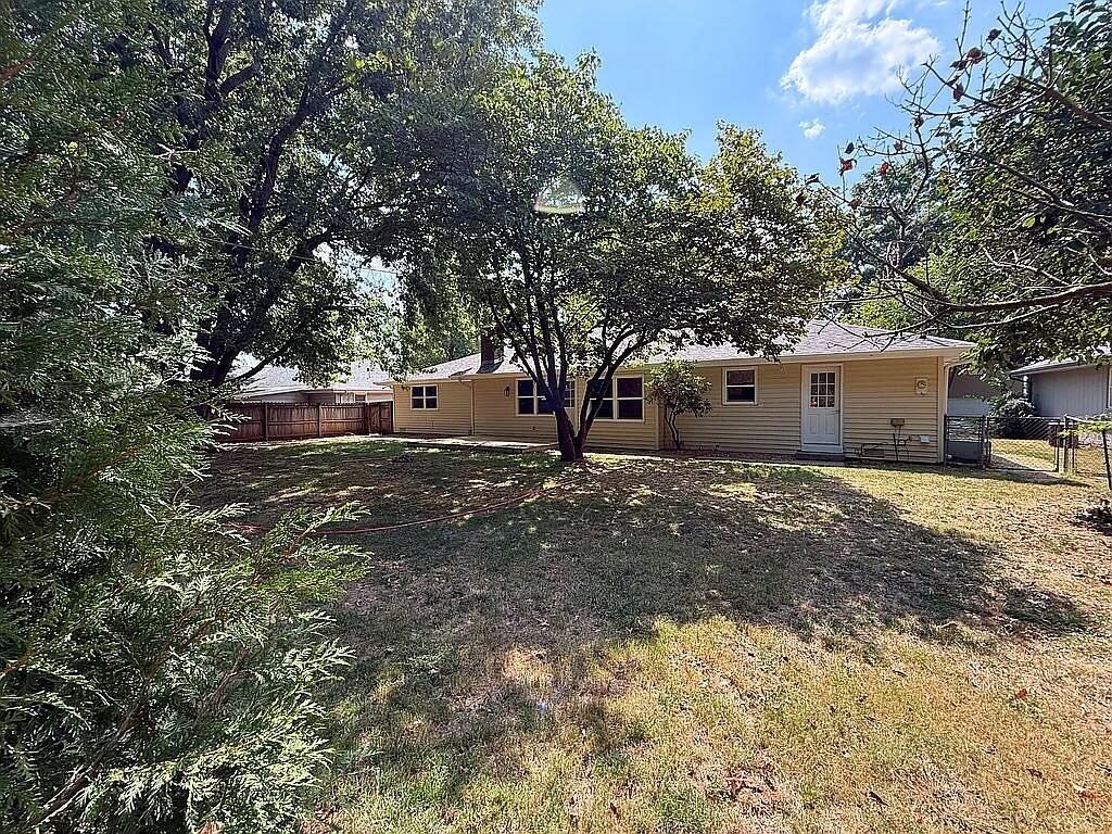 Photo 28 - Residential for sale – 1527 E Hanover Street  Springfield, MO