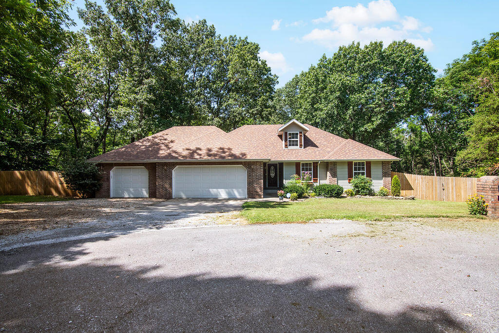 Photo 3 - Residential for sale – 1496 S Alice Gayle Circle  Nixa, MO