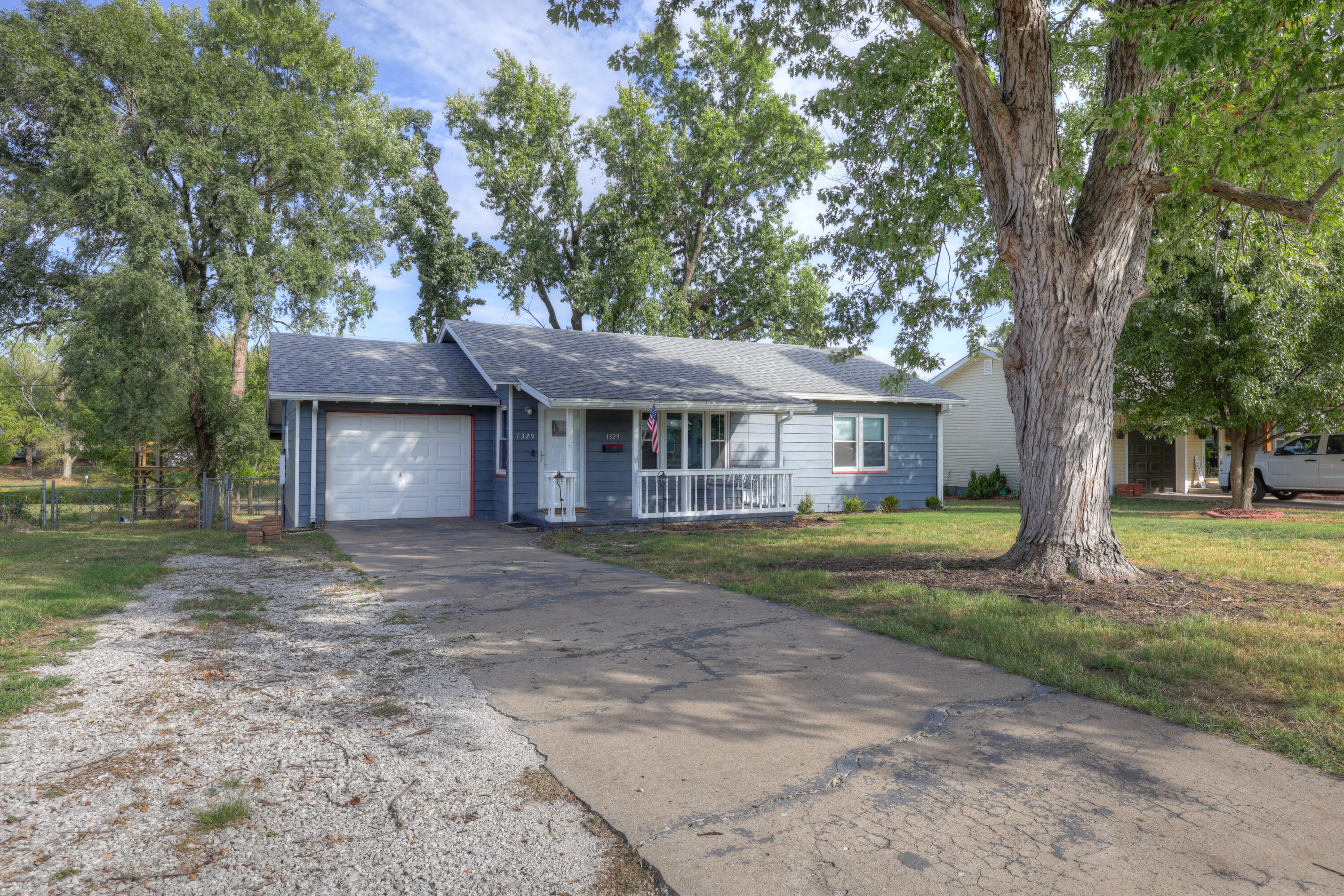 Photo 3 - Residential for sale – 1329  New Hampshire Avenue  Joplin, MO