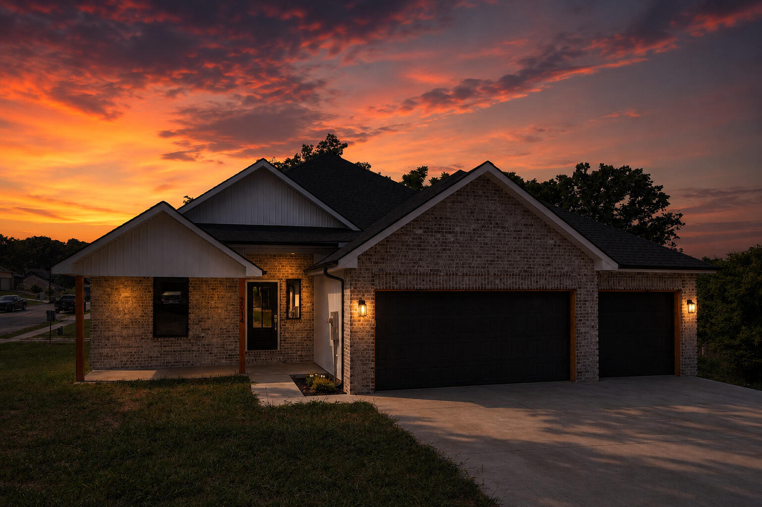 Photo 2 - Residential for sale – 2014  Jay Street  Ozark, MO