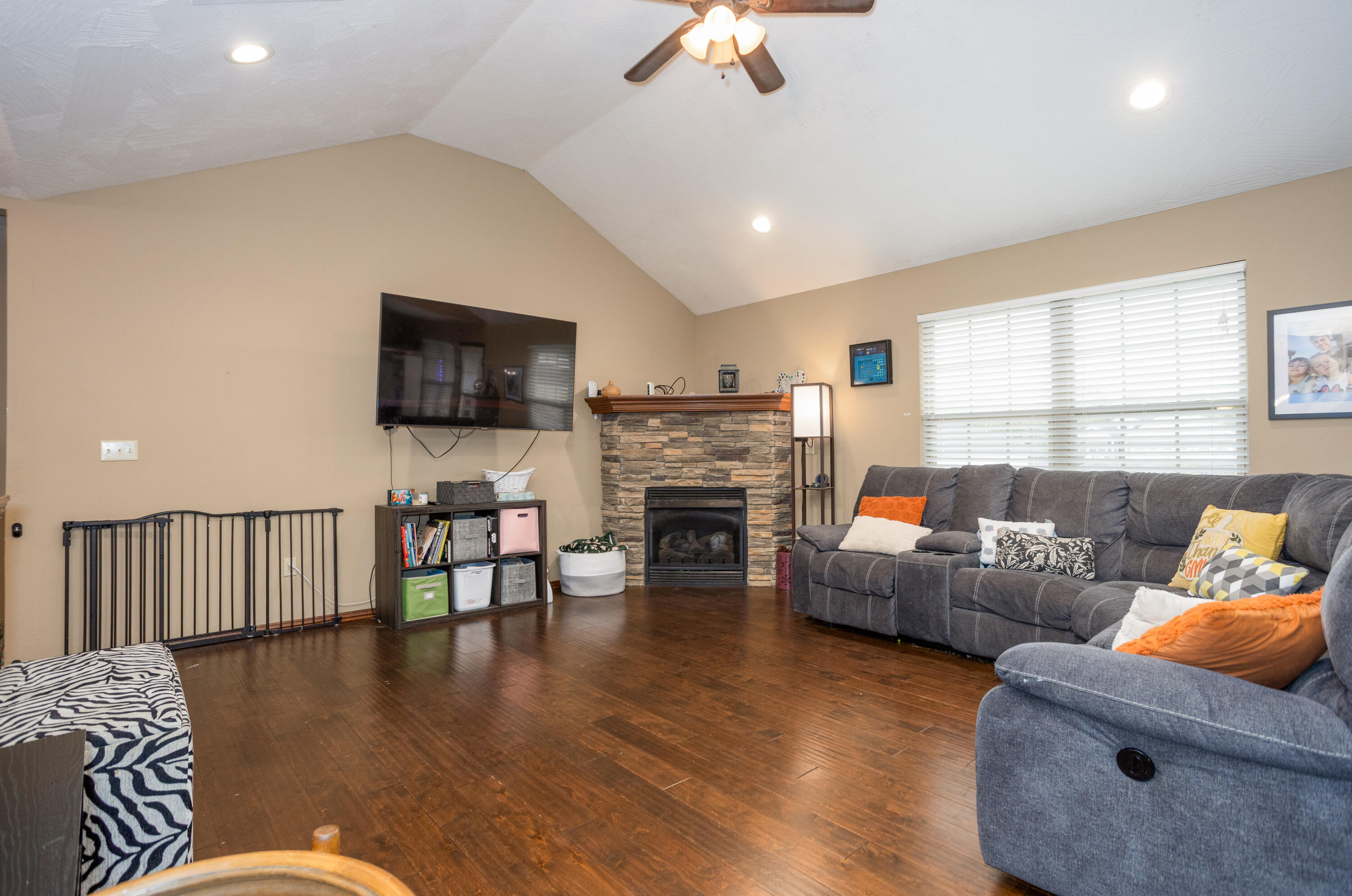 Photo 4 - Residential for sale – 1095 E Daisy Falls Drive  Nixa, MO