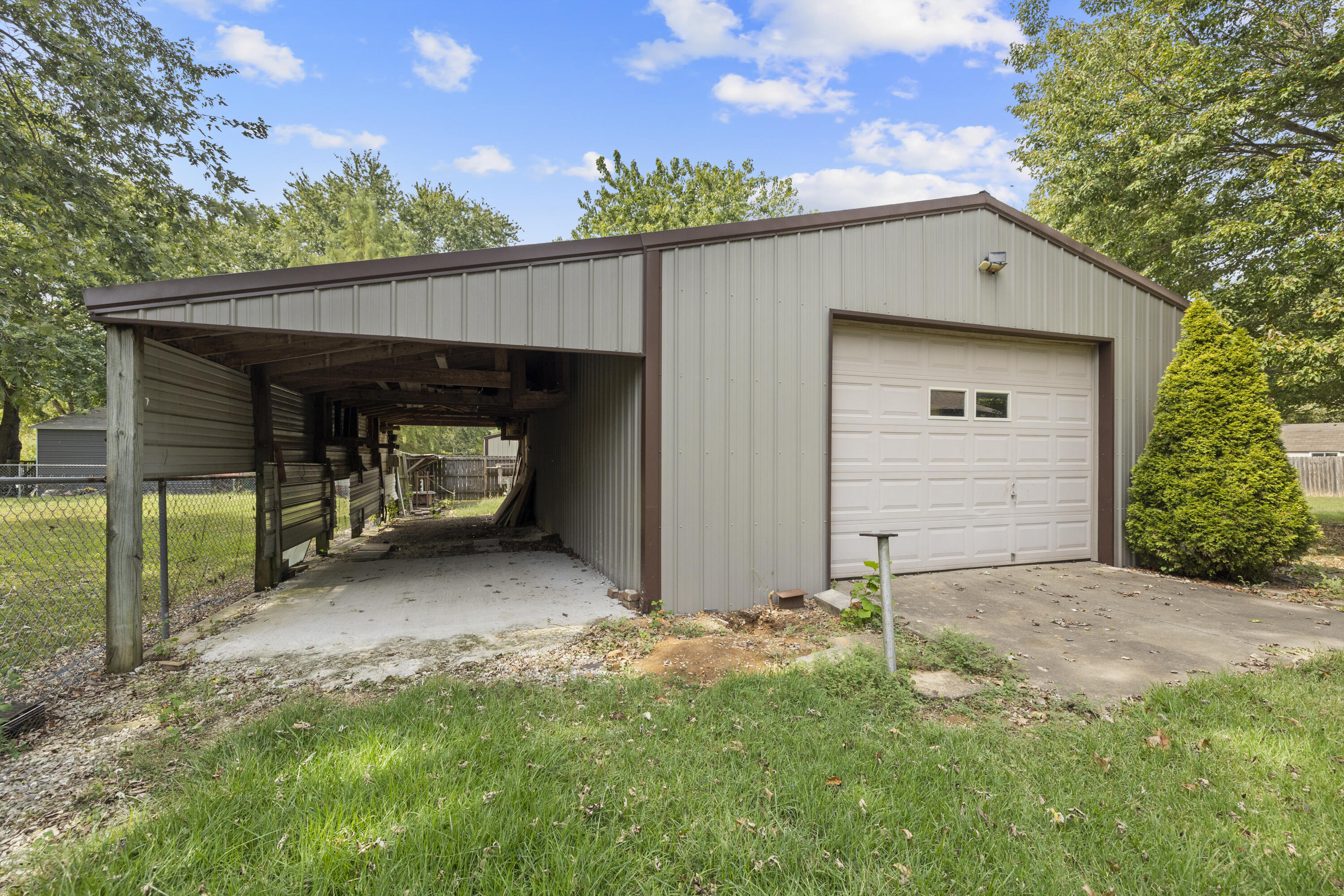 Photo 4 - Residential for sale – 4049 S Tipperary Avenue  Rogersville, MO