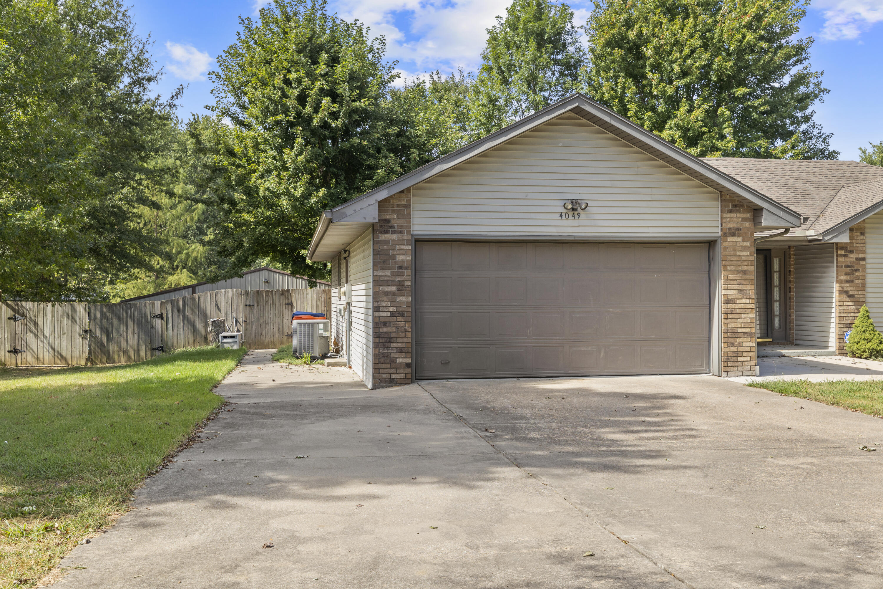 Photo 3 - Residential for sale – 4049 S Tipperary Avenue  Rogersville, MO