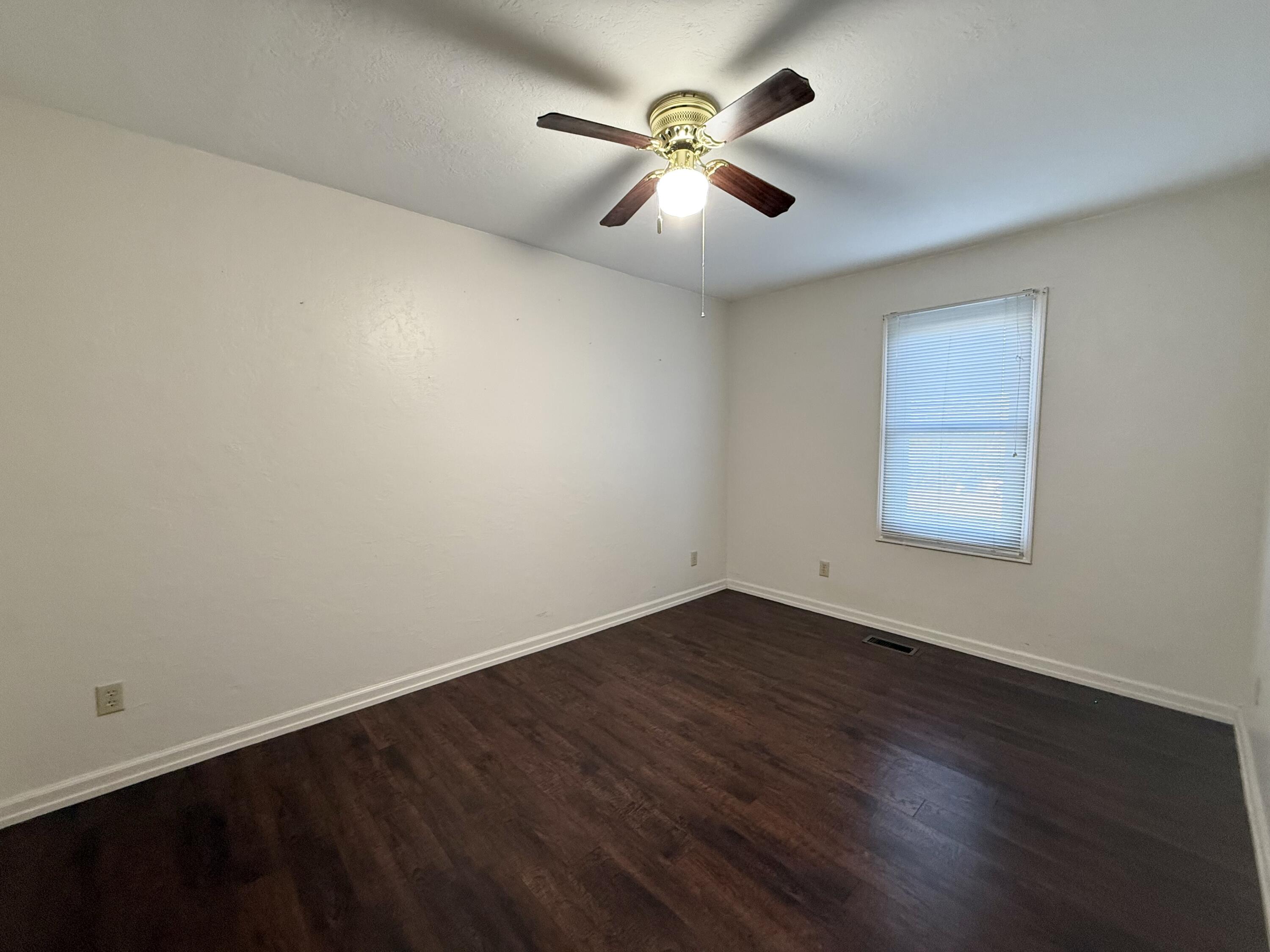 Photo 10 - Residential for sale – 408 S 2nd Street  Houston, MO