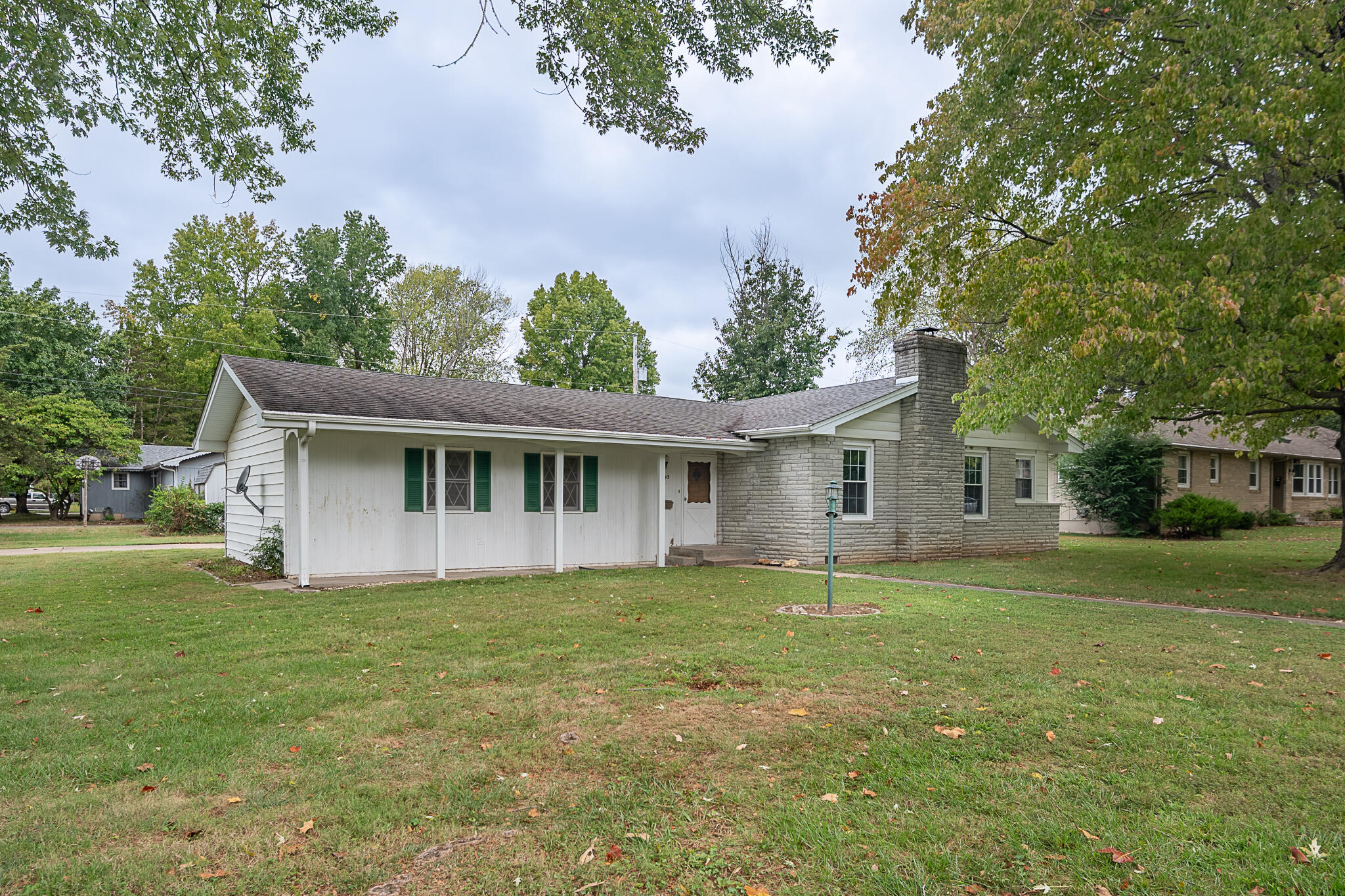 Photo 3 - Residential for sale – 2143 S Brighton Drive  Springfield, MO