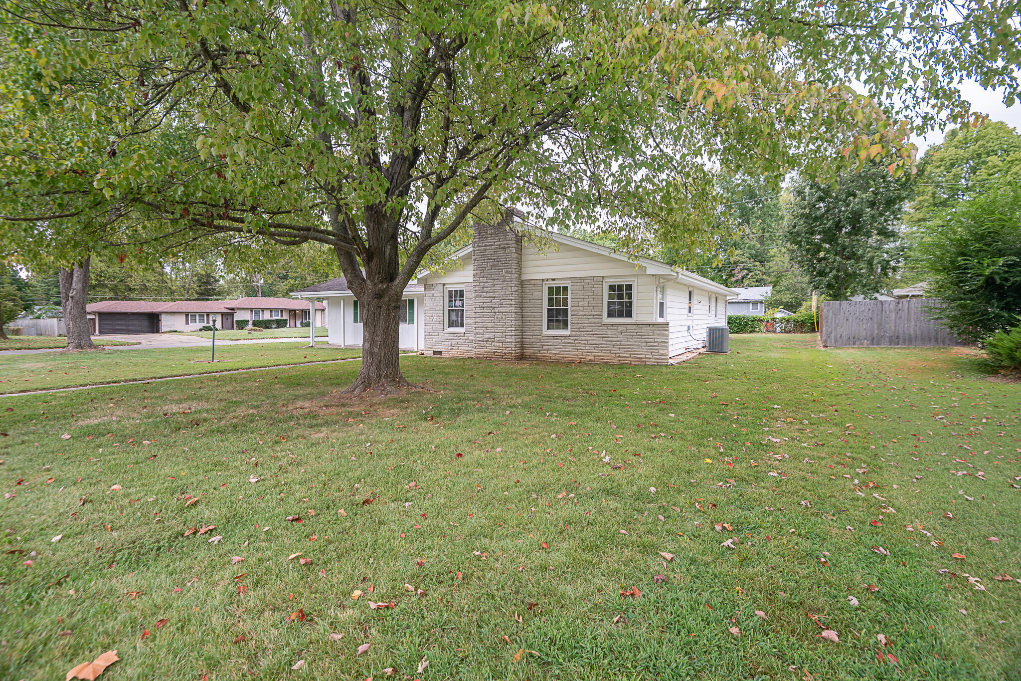 Photo 4 - Residential for sale – 2143 S Brighton Drive  Springfield, MO
