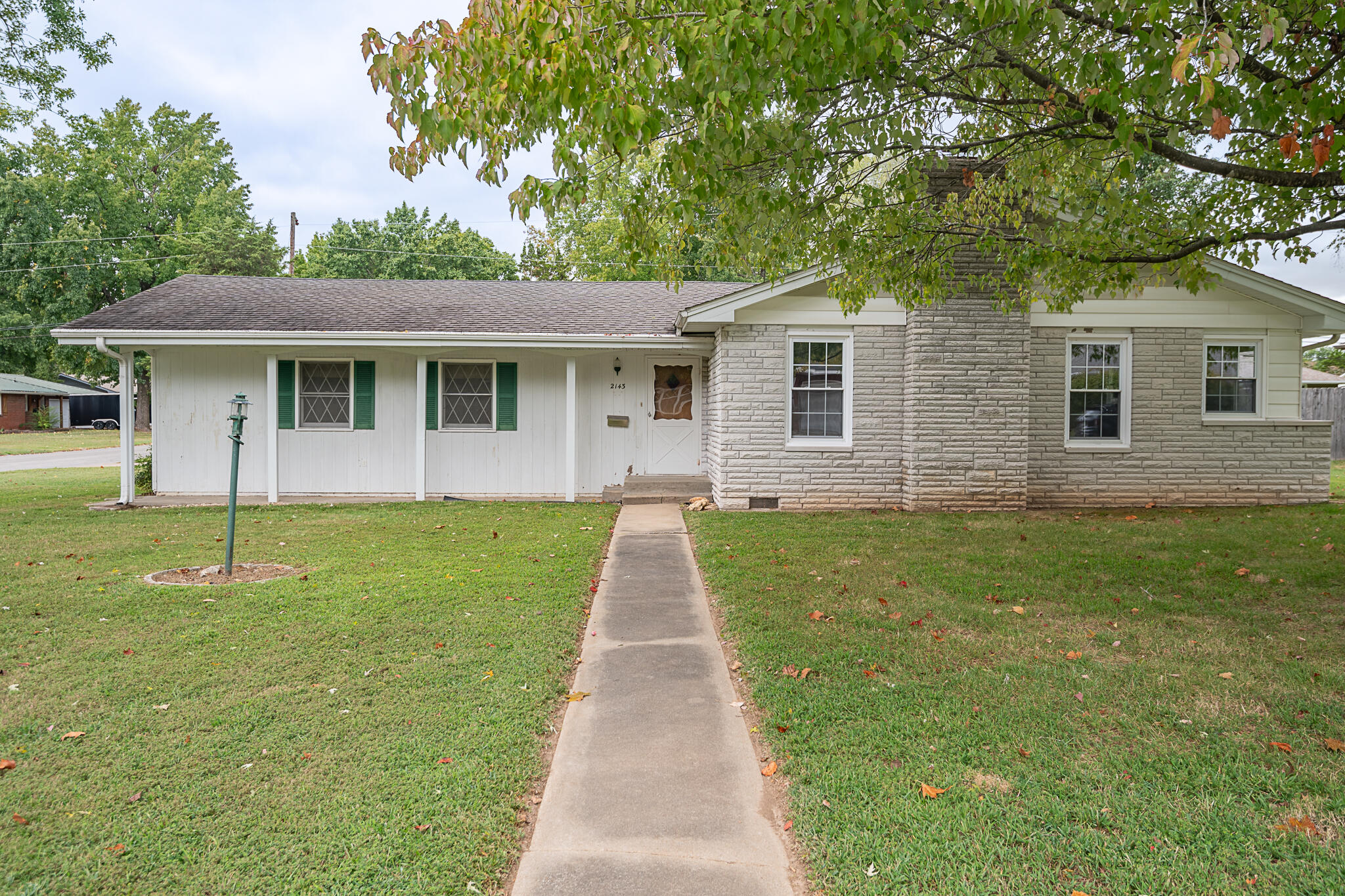 Residential for sale – 2143 S Brighton Drive  Springfield, MO