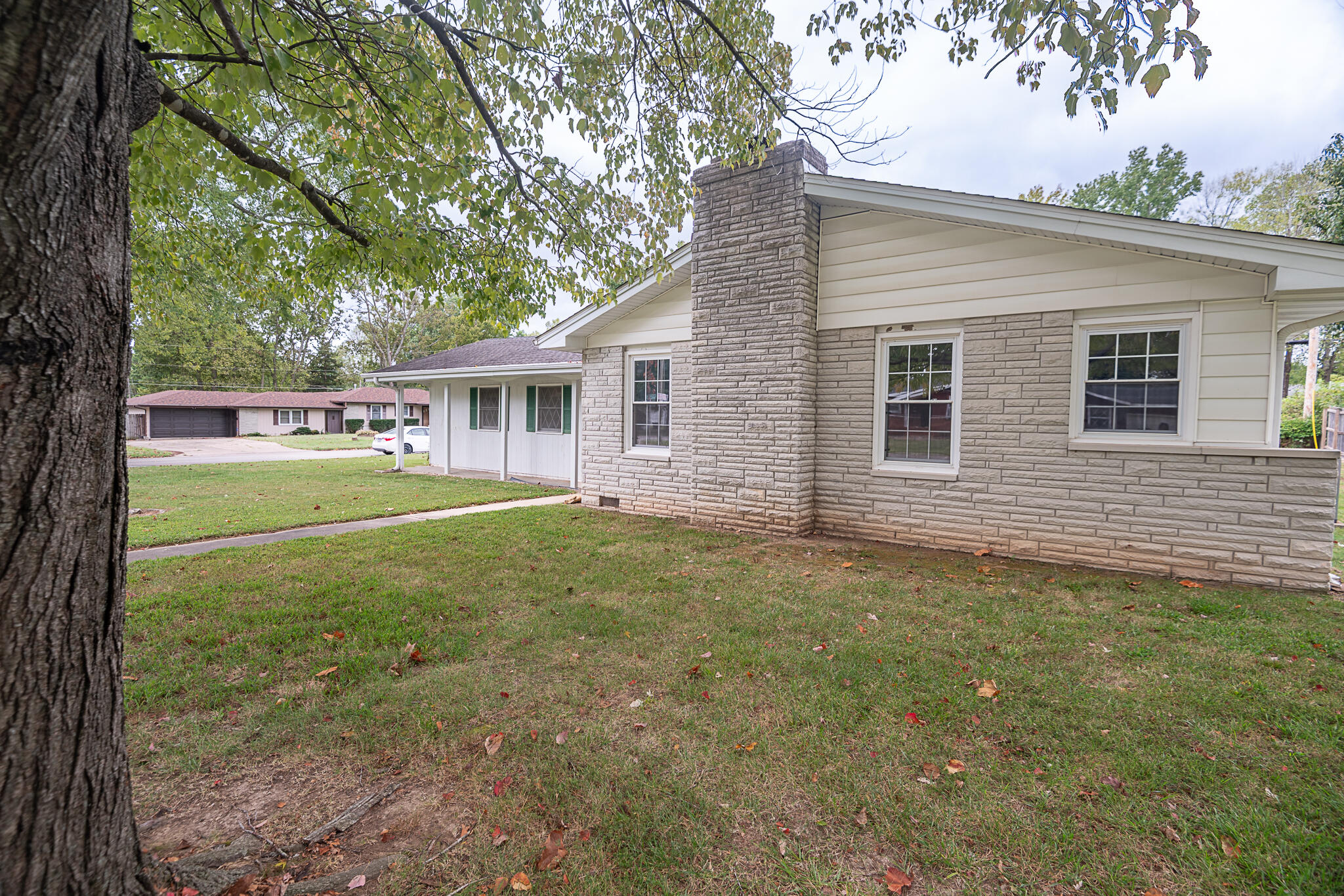 Photo 5 - Residential for sale – 2143 S Brighton Drive  Springfield, MO