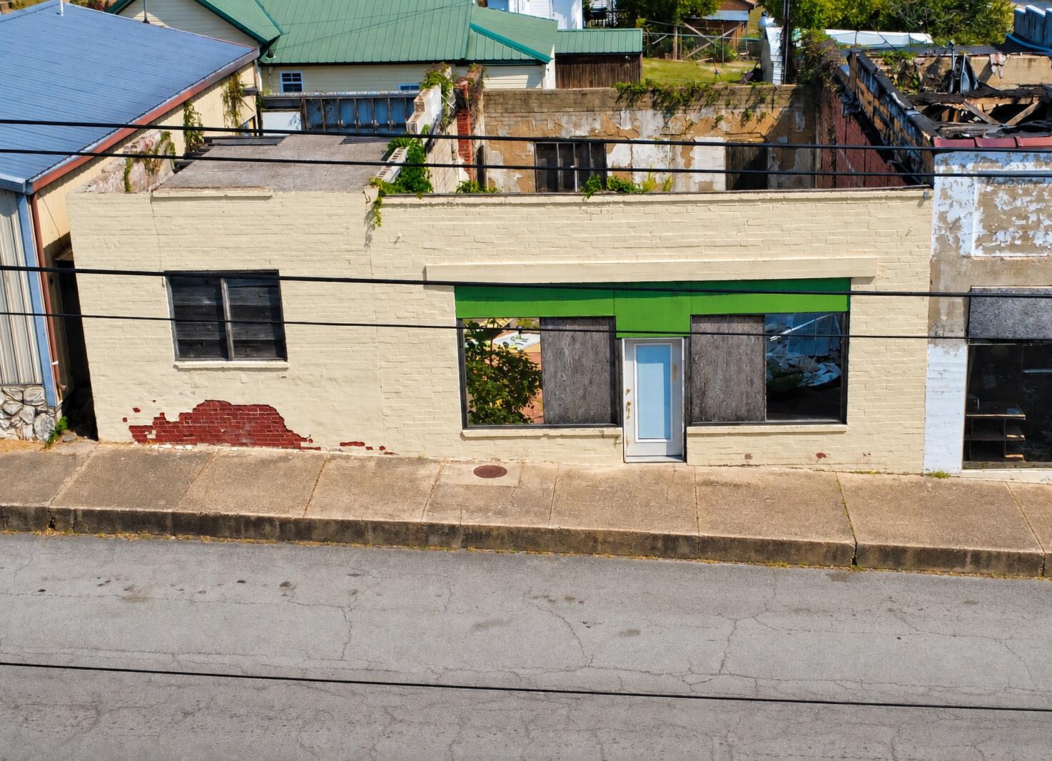 Commercial Sale for sale – 123 N Elm Avenue  Mountain View, MO