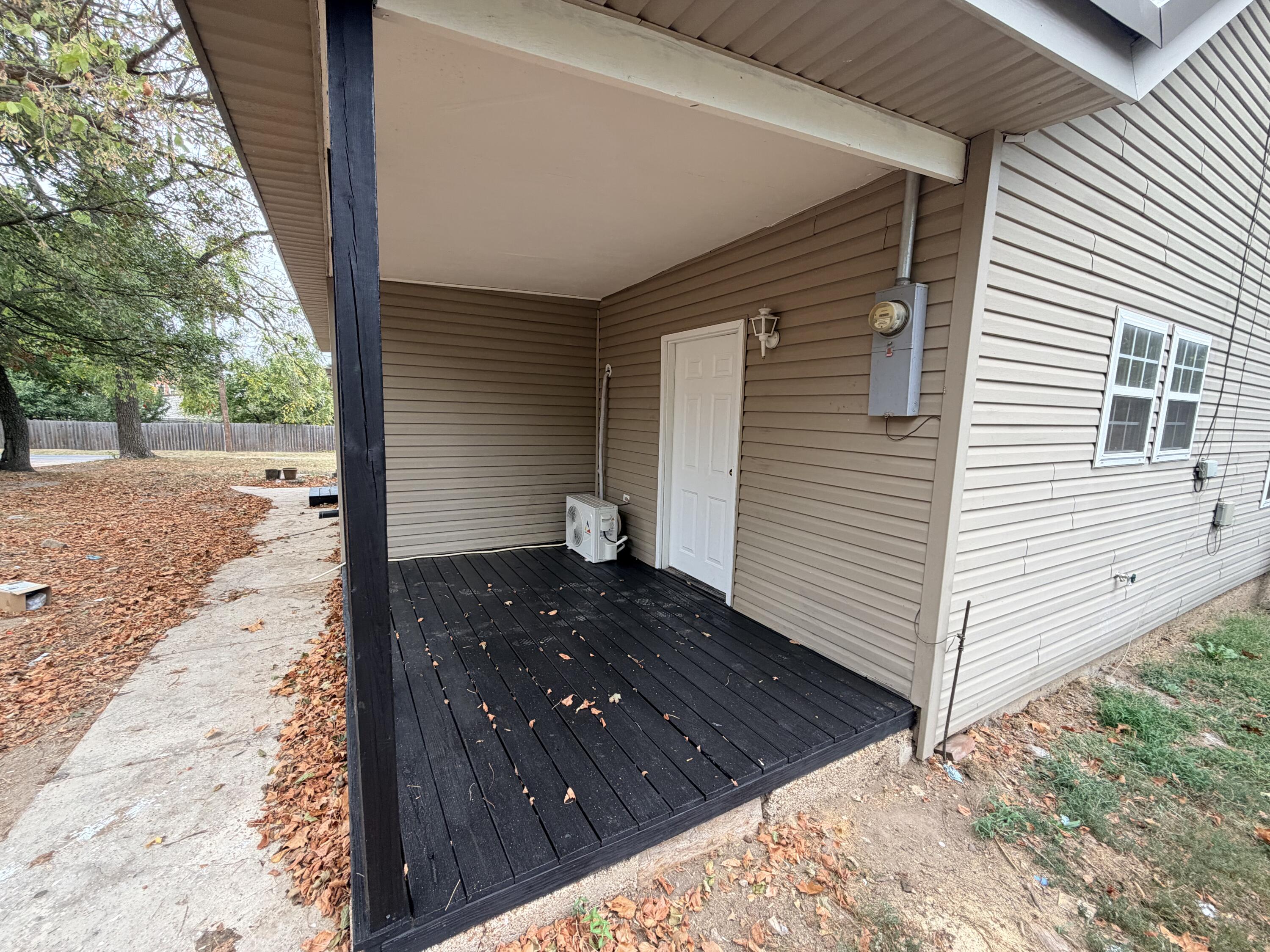 Photo 3 - Residential for sale – 204 E Simpson Street  Alton, MO