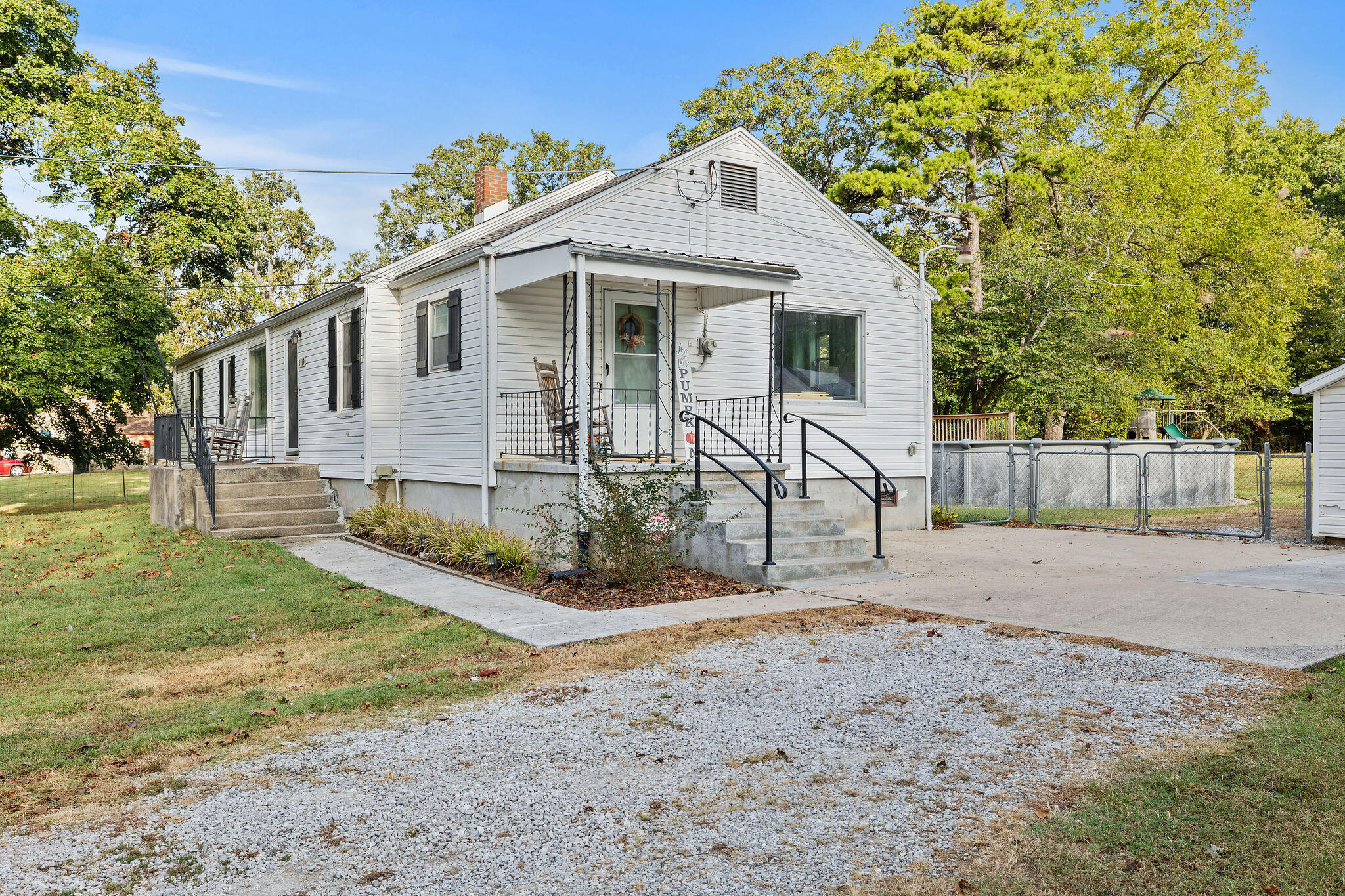 Photo 3 - Residential for sale – 2119 W Farm Road 98 Drive  Springfield, MO