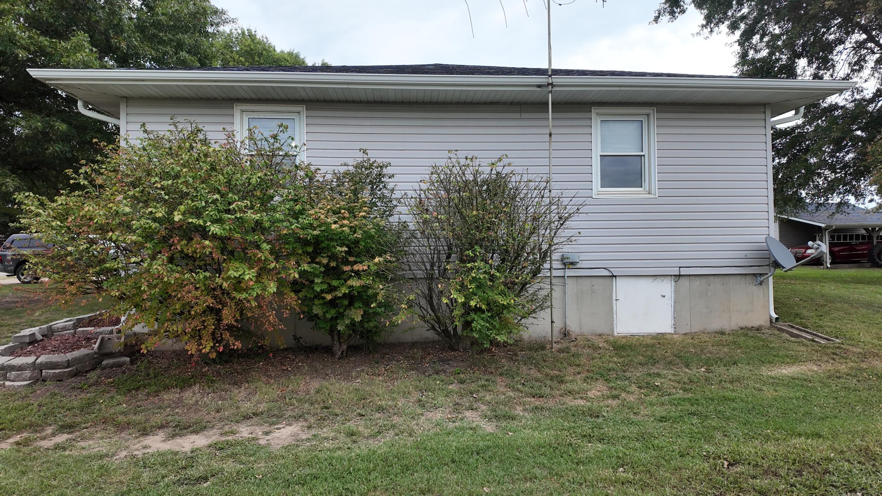 Photo 3 - Residential for sale – 18663  Crawford Street  Preston, MO