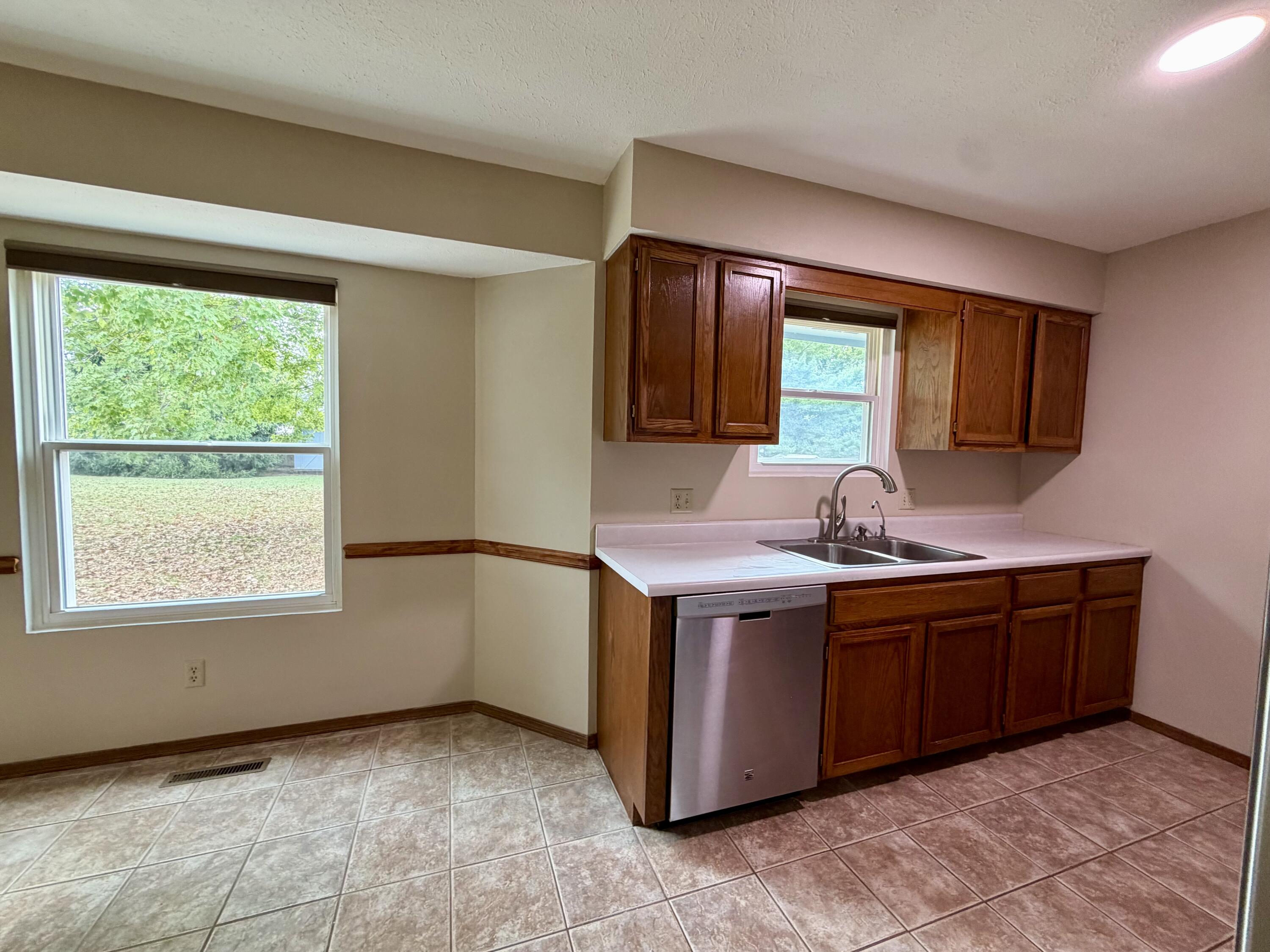 Photo 12 - Residential for sale – 2934 E Chattanooga   Springfield, MO