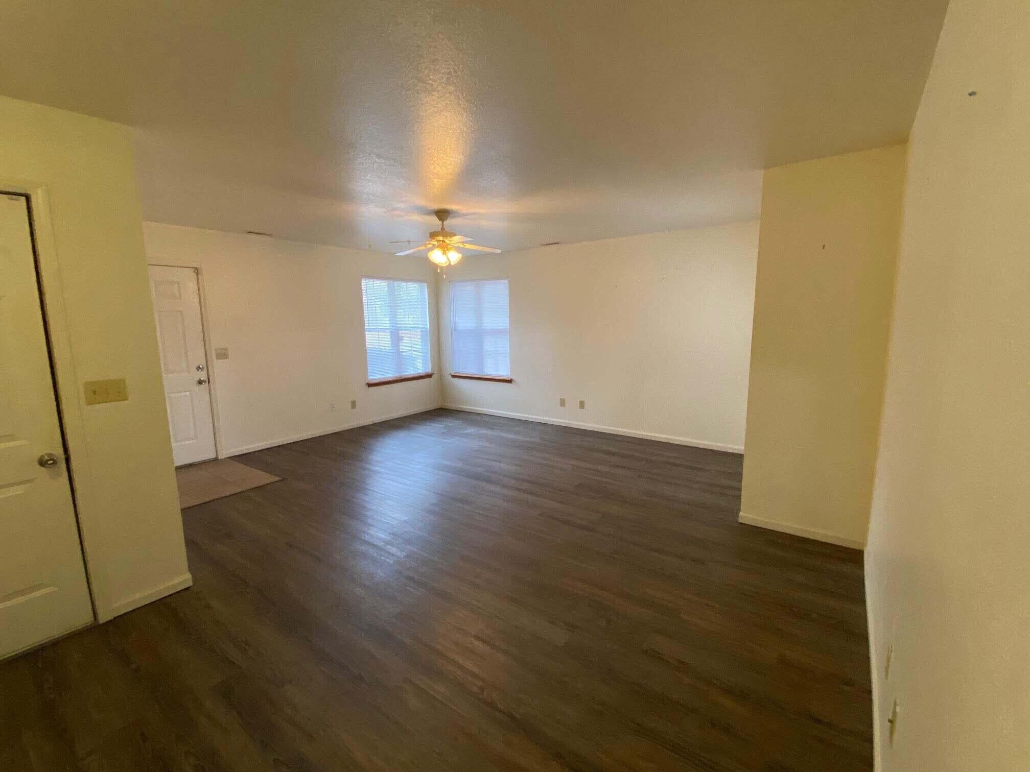 Photo 3 - Residential Lease for sale – 1721  Redbud   Joplin, MO