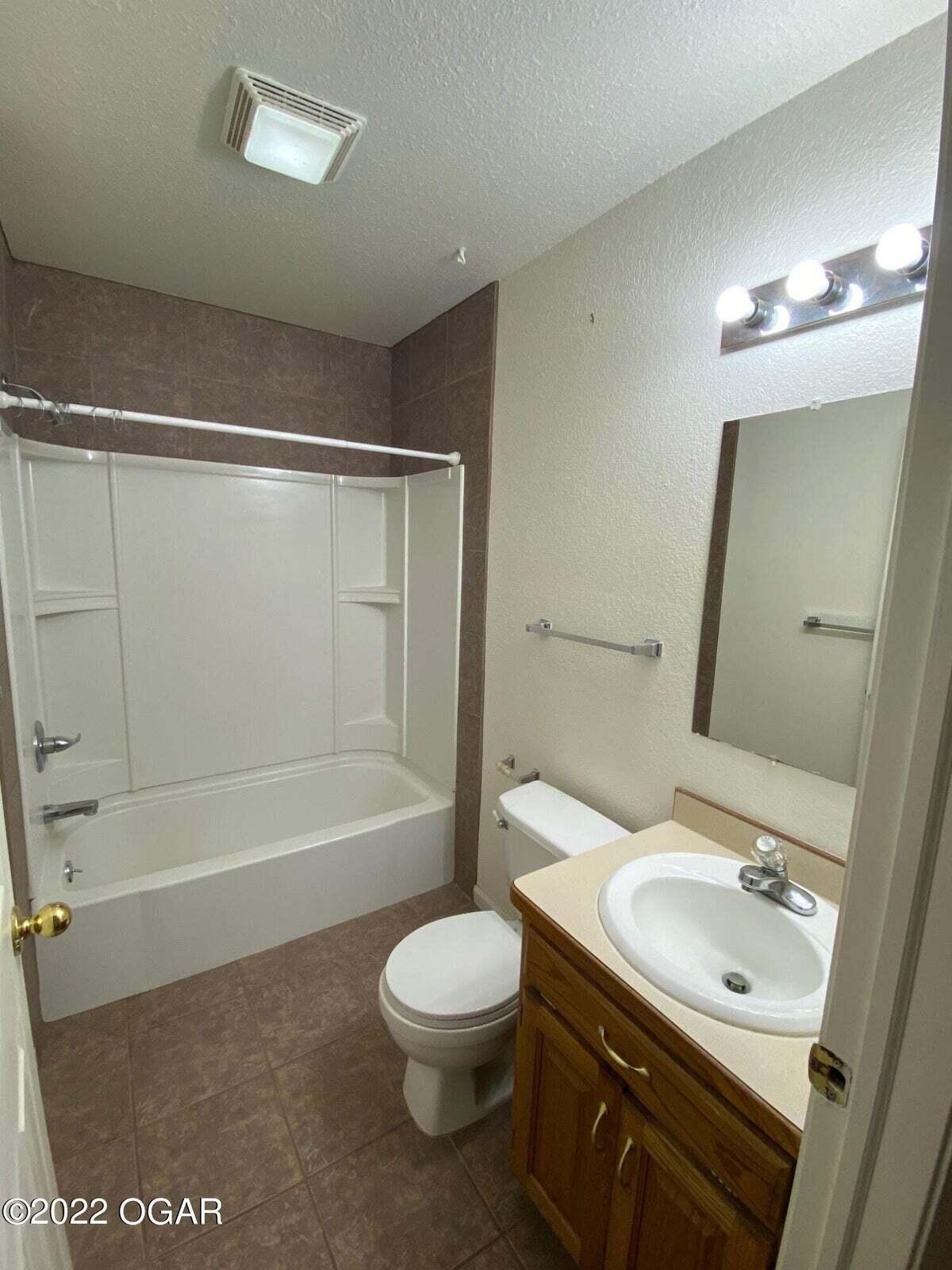 Photo 7 - Residential Lease for sale – 1721  Redbud   Joplin, MO