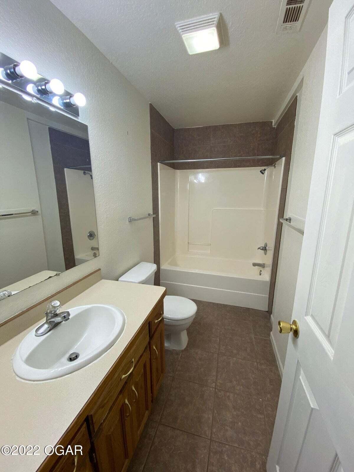 Photo 4 - Residential Lease for sale – 1721  Redbud   Joplin, MO