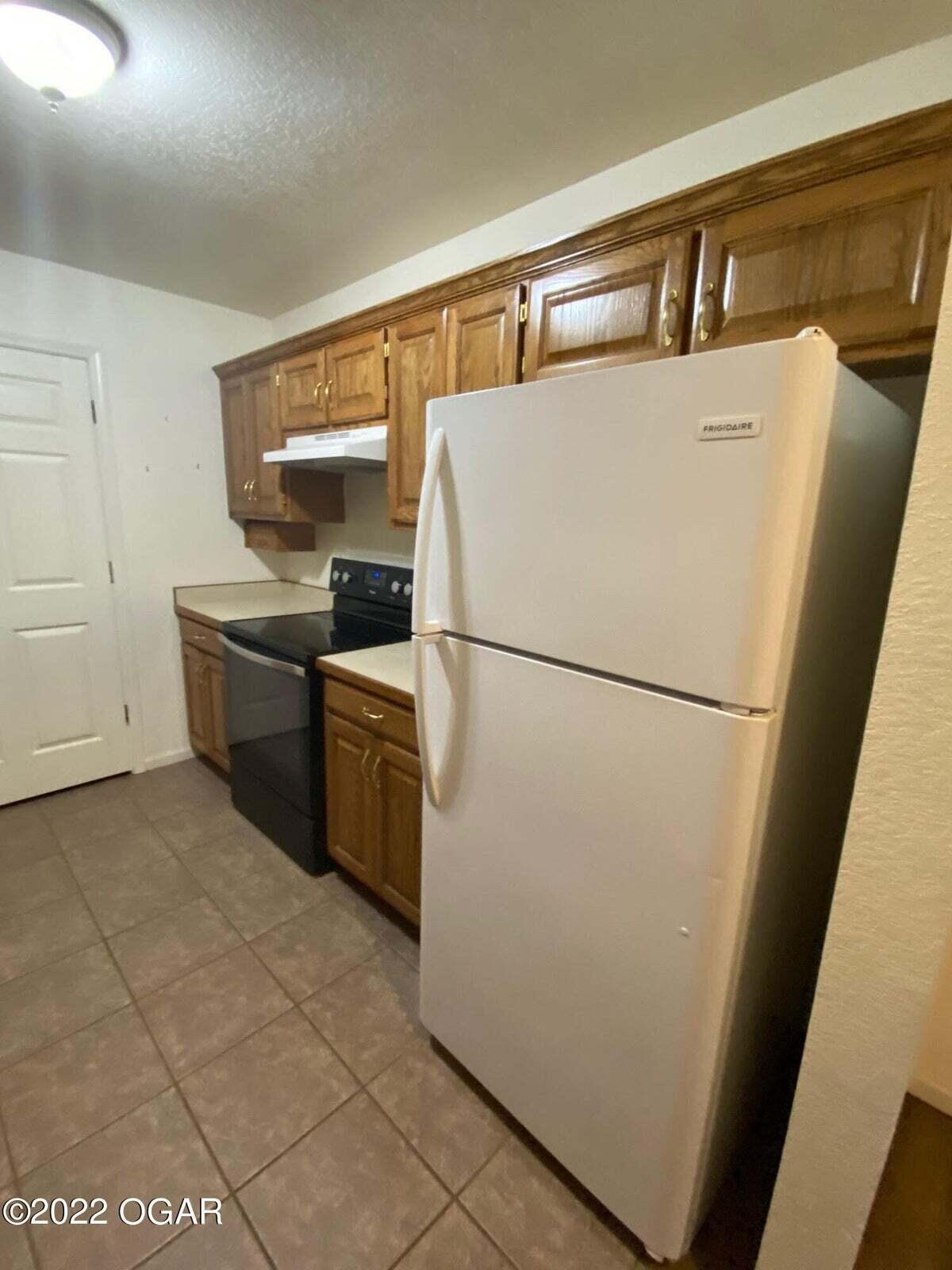 Photo 9 - Residential Lease for sale – 1721  Redbud   Joplin, MO