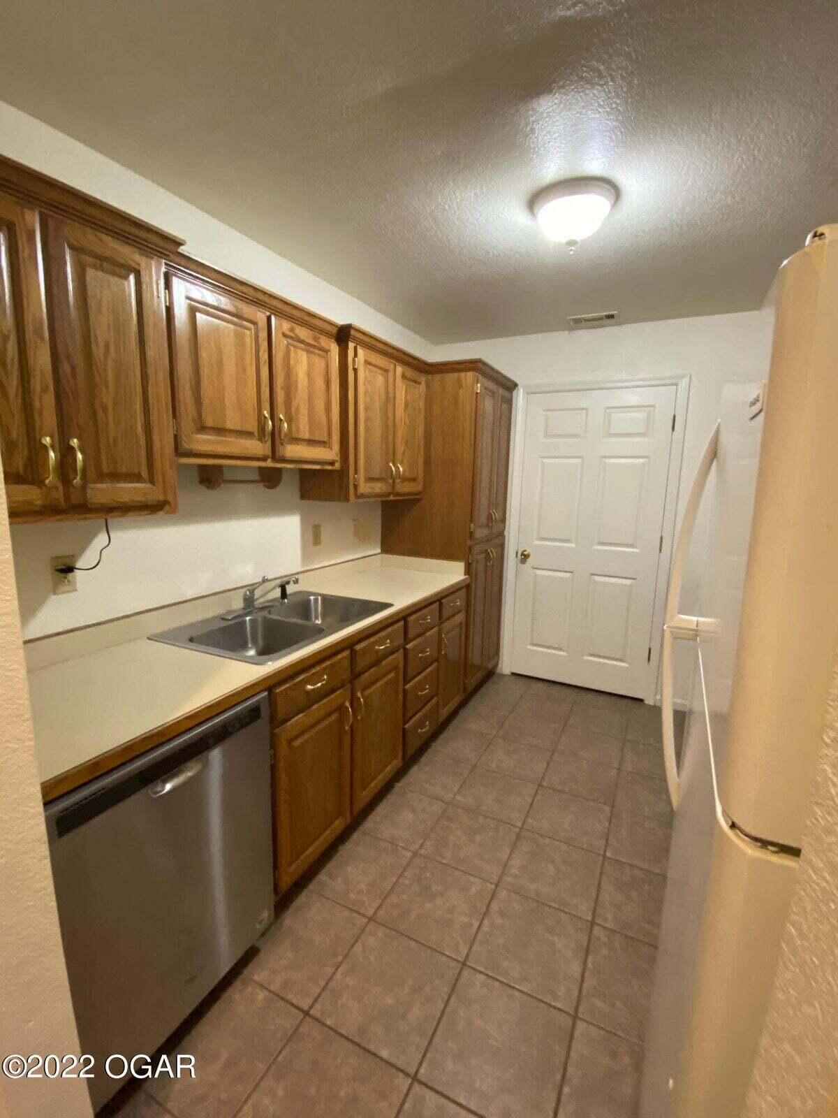 Photo 8 - Residential Lease for sale – 1721  Redbud   Joplin, MO