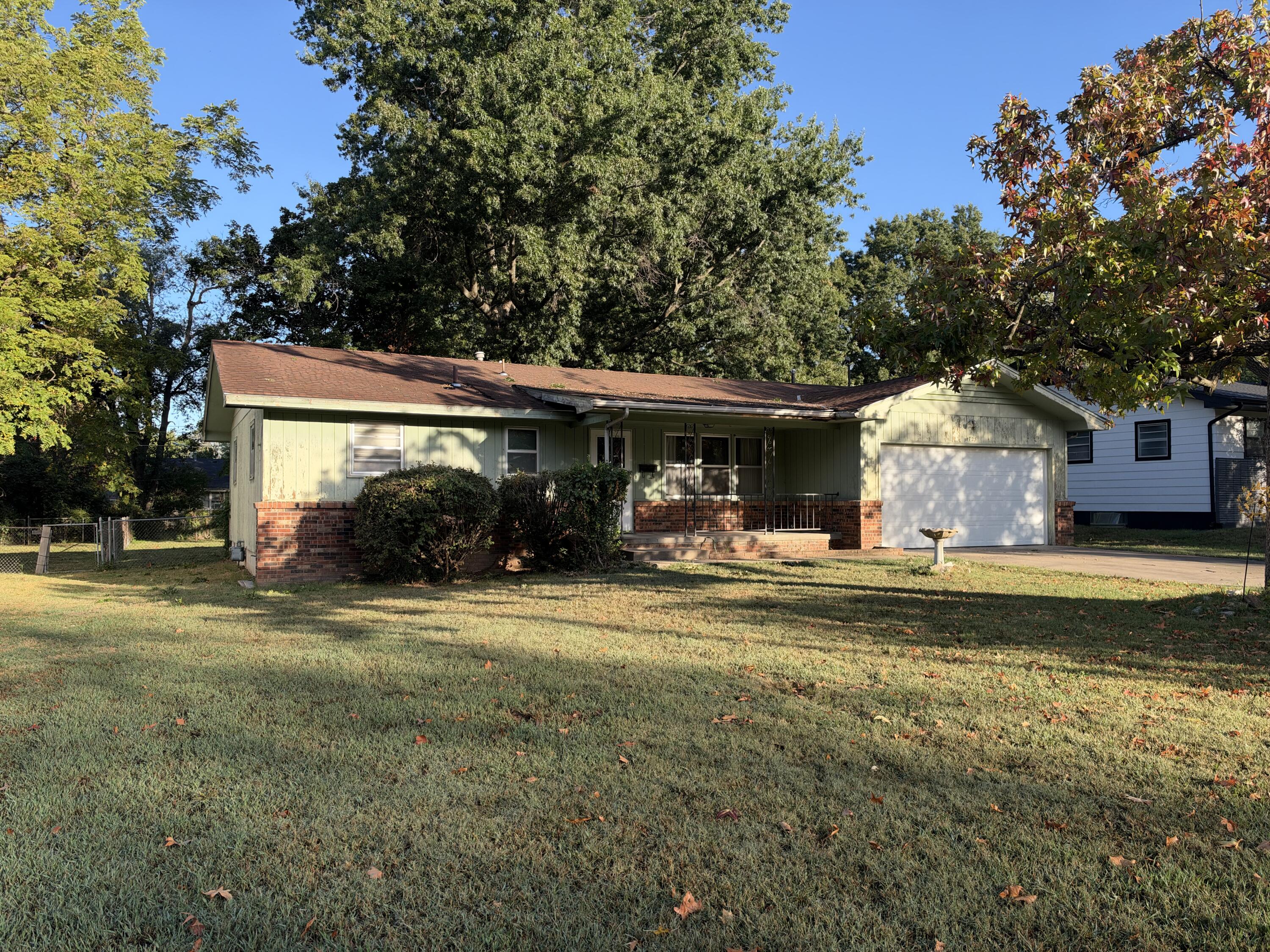 Residential for sale – 725 N Elmwood Avenue  Springfield, MO