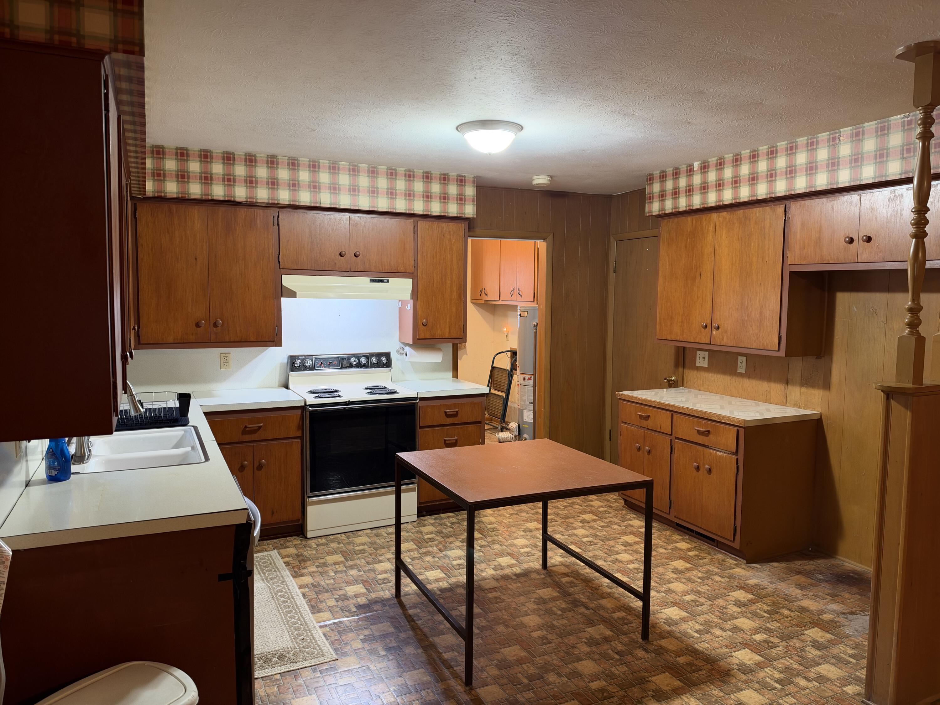 Photo 8 - Residential for sale – 725 N Elmwood Avenue  Springfield, MO