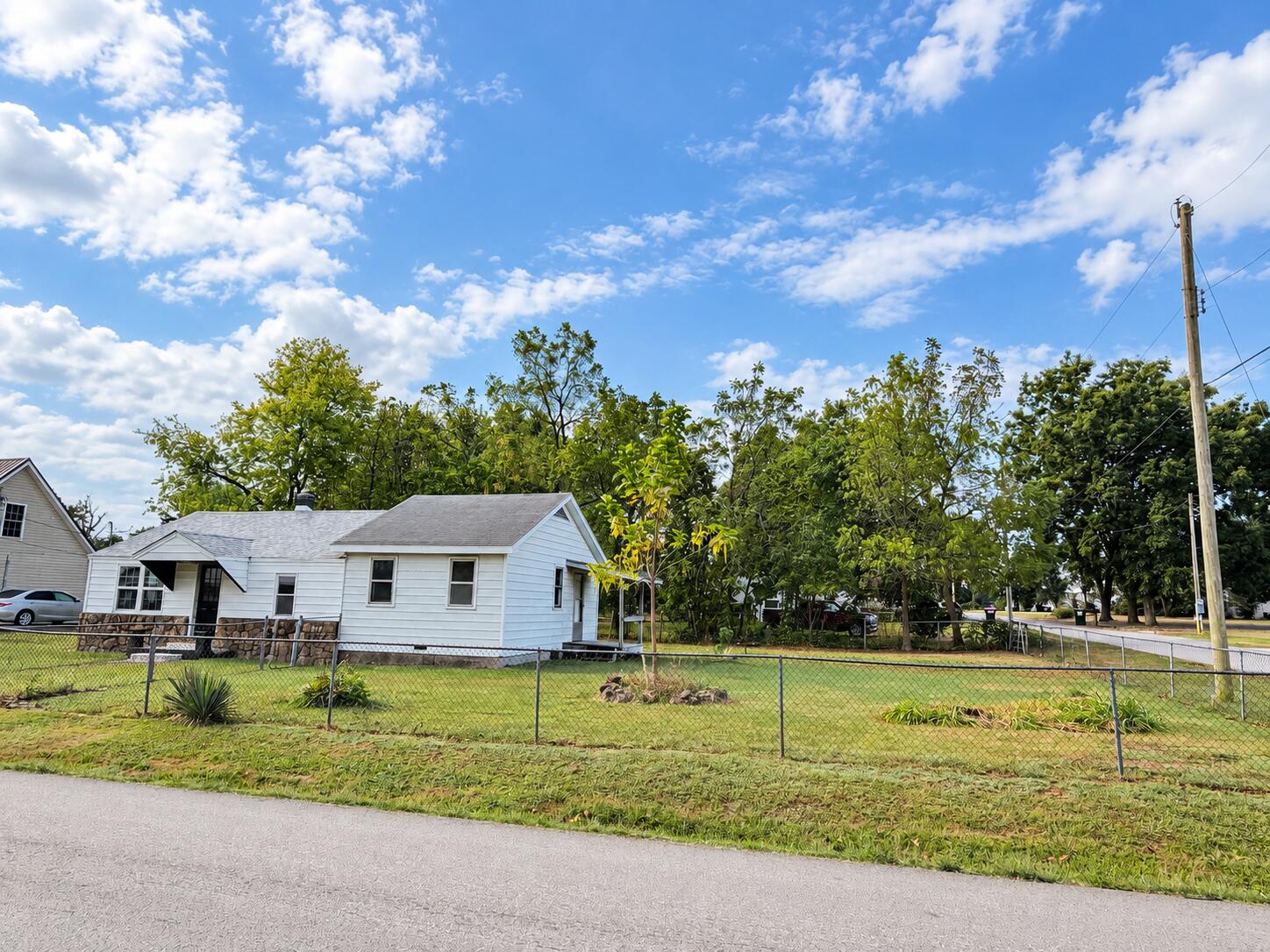 Photo 4 - Residential for sale – 518 W Thoroughfare Street  Seymour, MO