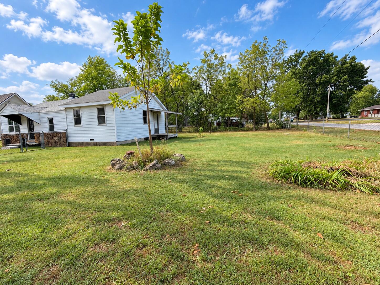 Photo 5 - Residential for sale – 518 W Thoroughfare Street  Seymour, MO