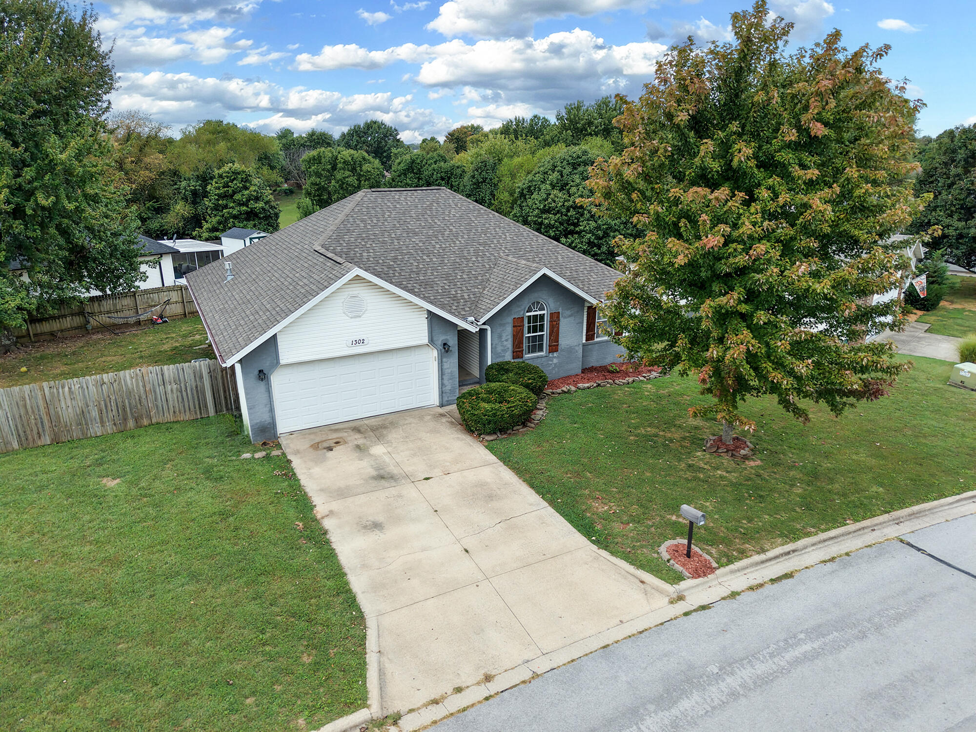 Photo 4 - Residential for sale – 1302 W Turnberry Boulevard  Ozark, MO