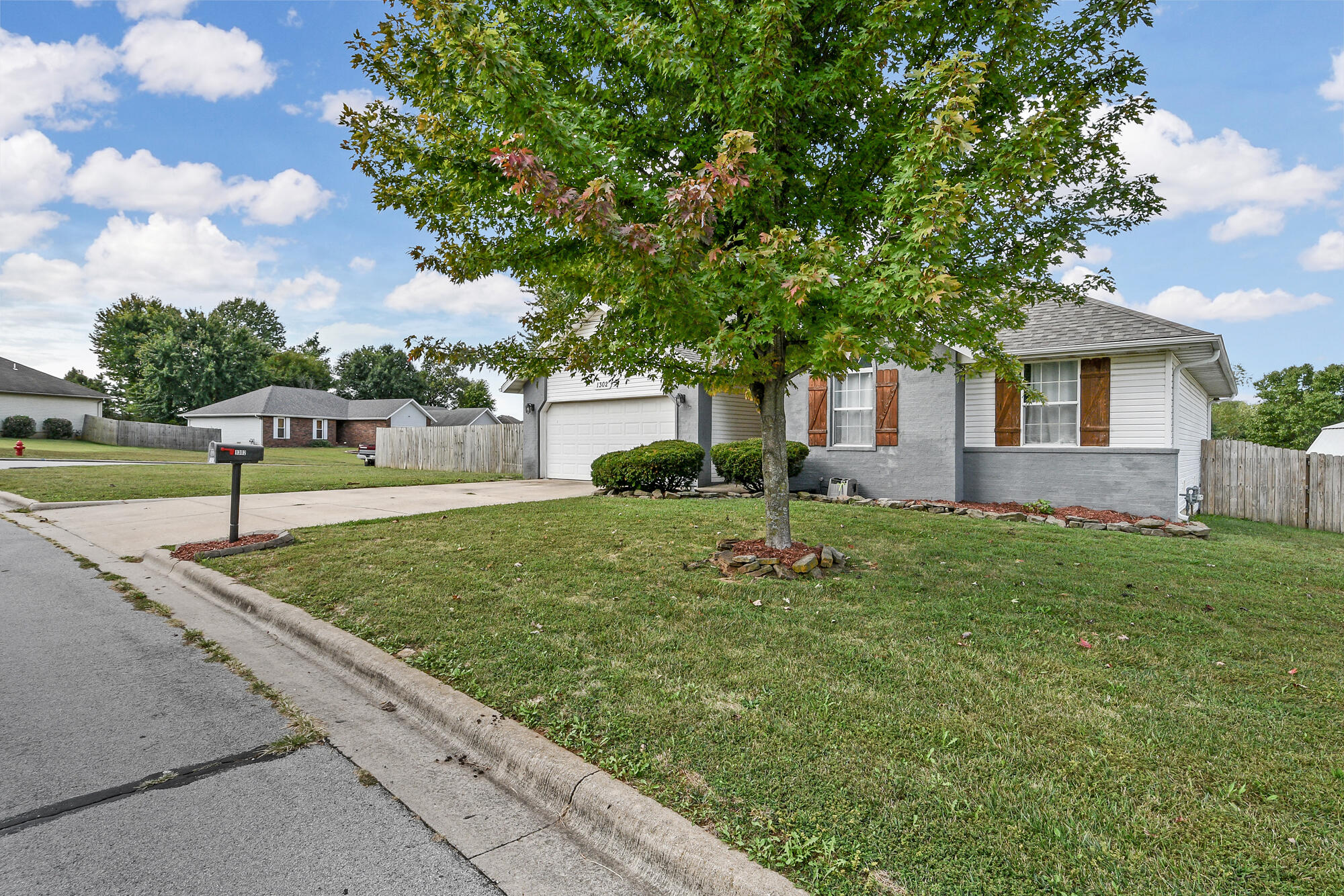 Photo 3 - Residential for sale – 1302 W Turnberry Boulevard  Ozark, MO
